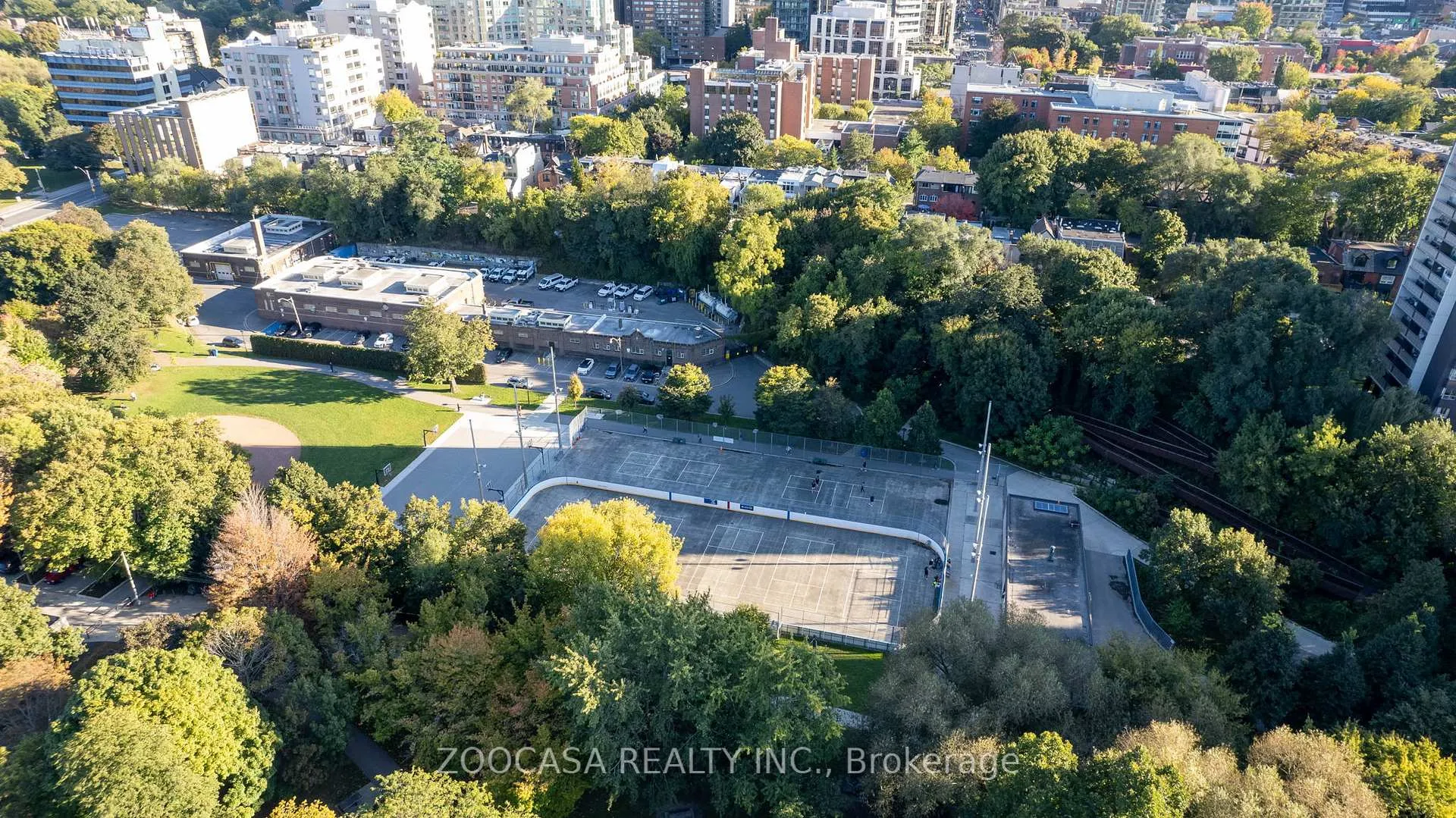 Photo 33 of 47 Roxborough Street W, Toronto, The Annex — HOMEH