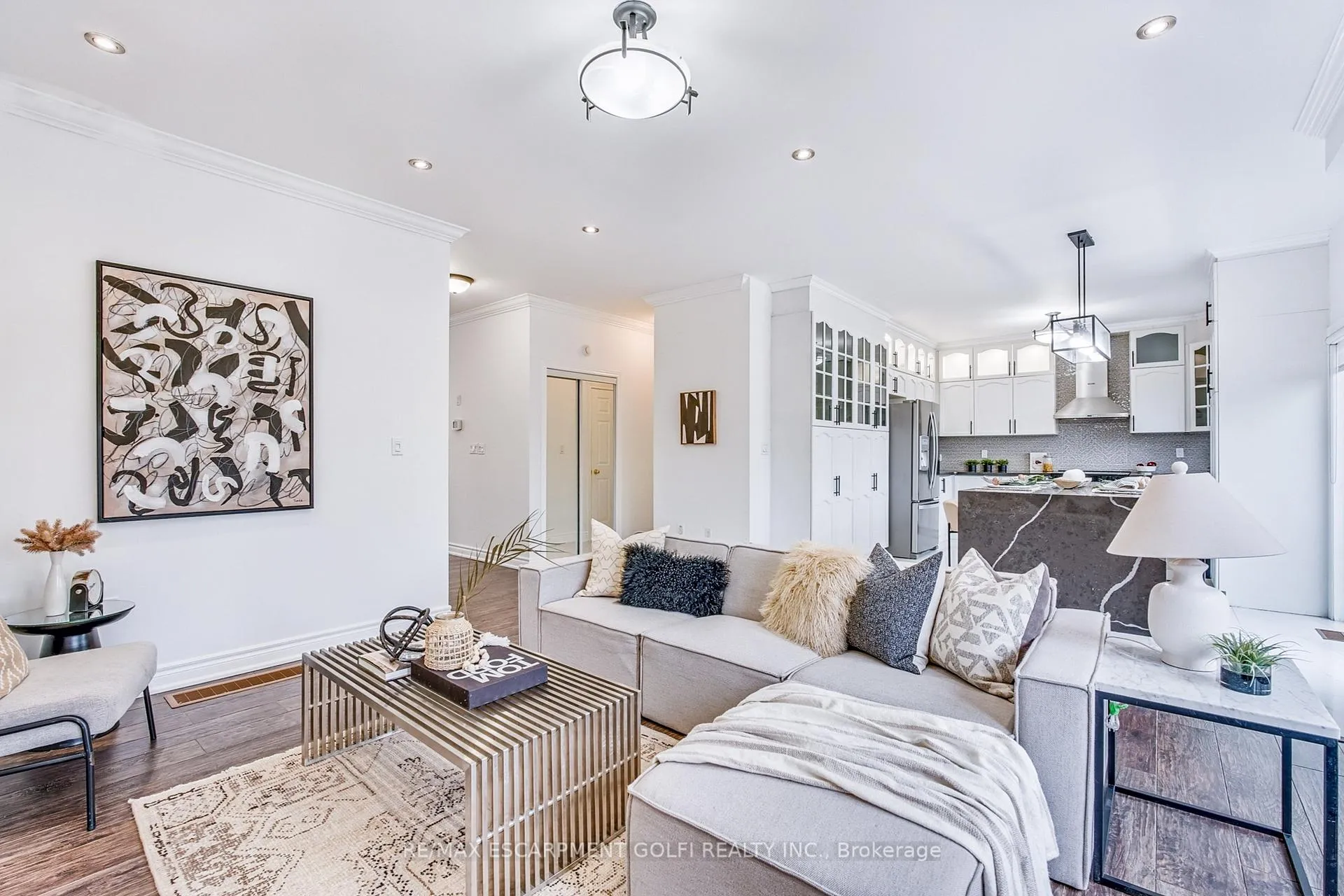 Photo 10 of 111 Galileo Drive, Hamilton, Stoney Creek — HOMEH