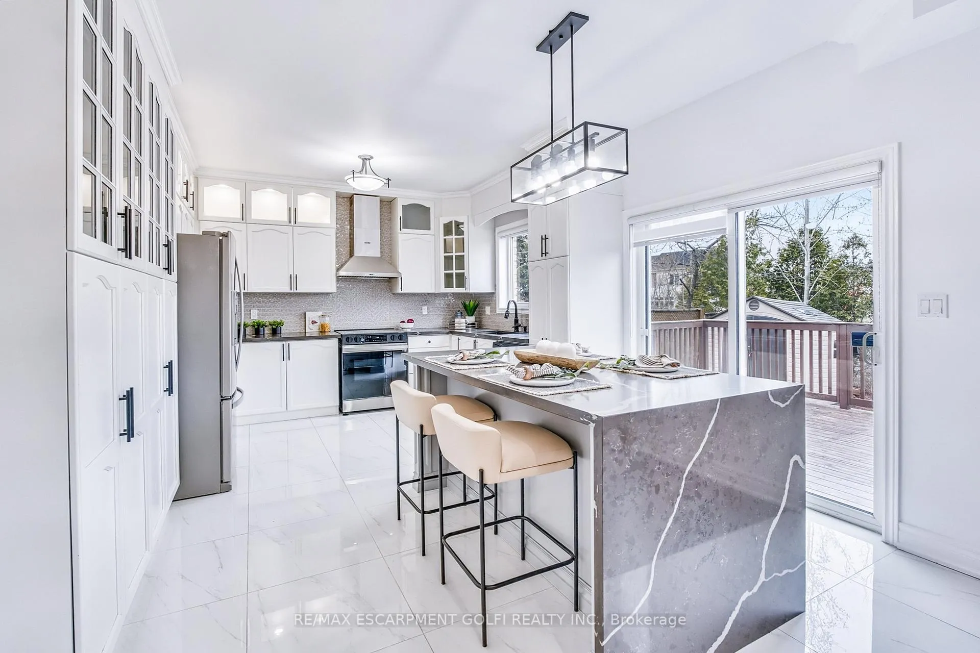 Photo 11 of 111 Galileo Drive, Hamilton, Stoney Creek — HOMEH