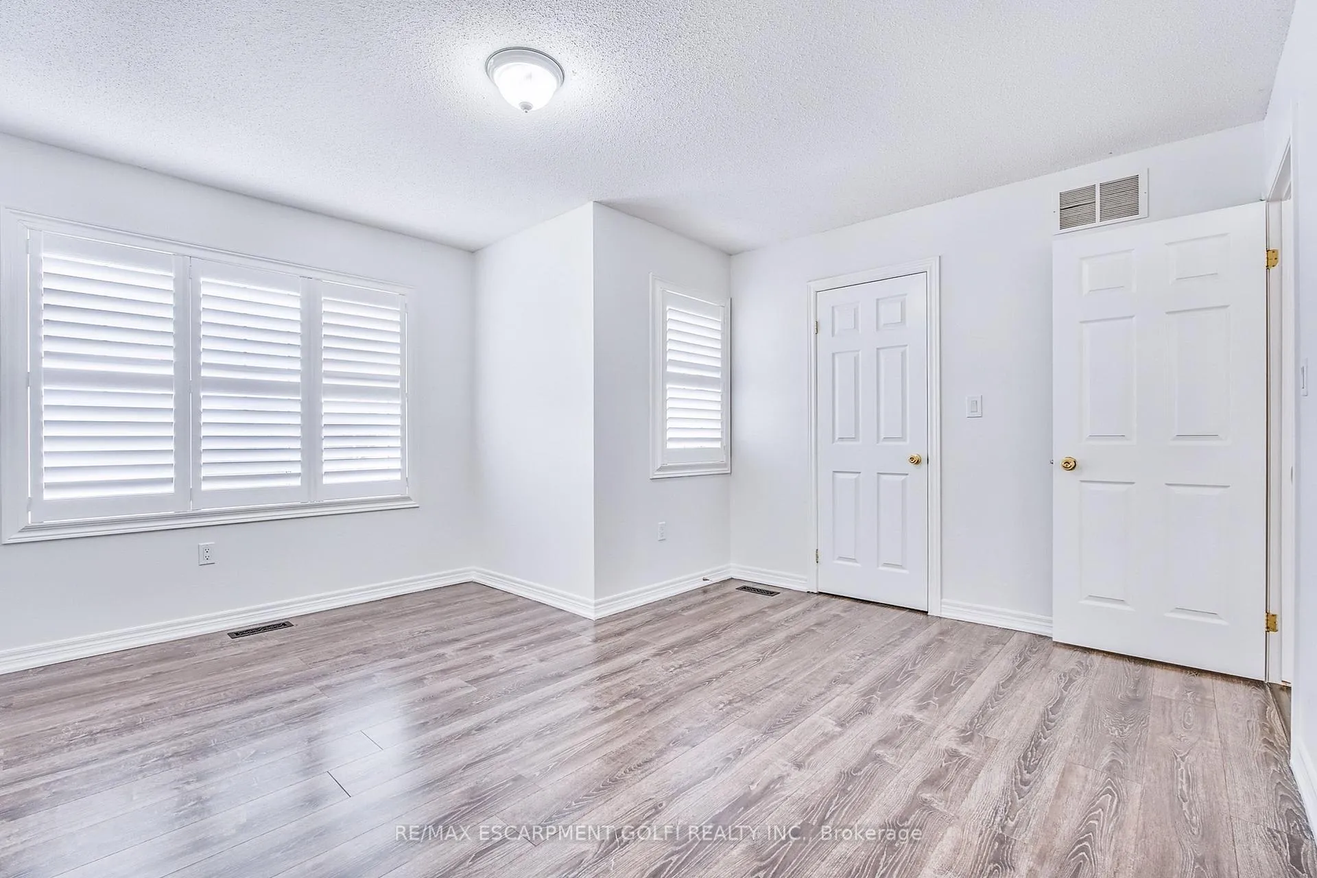 Photo 20 of 111 Galileo Drive, Hamilton, Stoney Creek — HOMEH