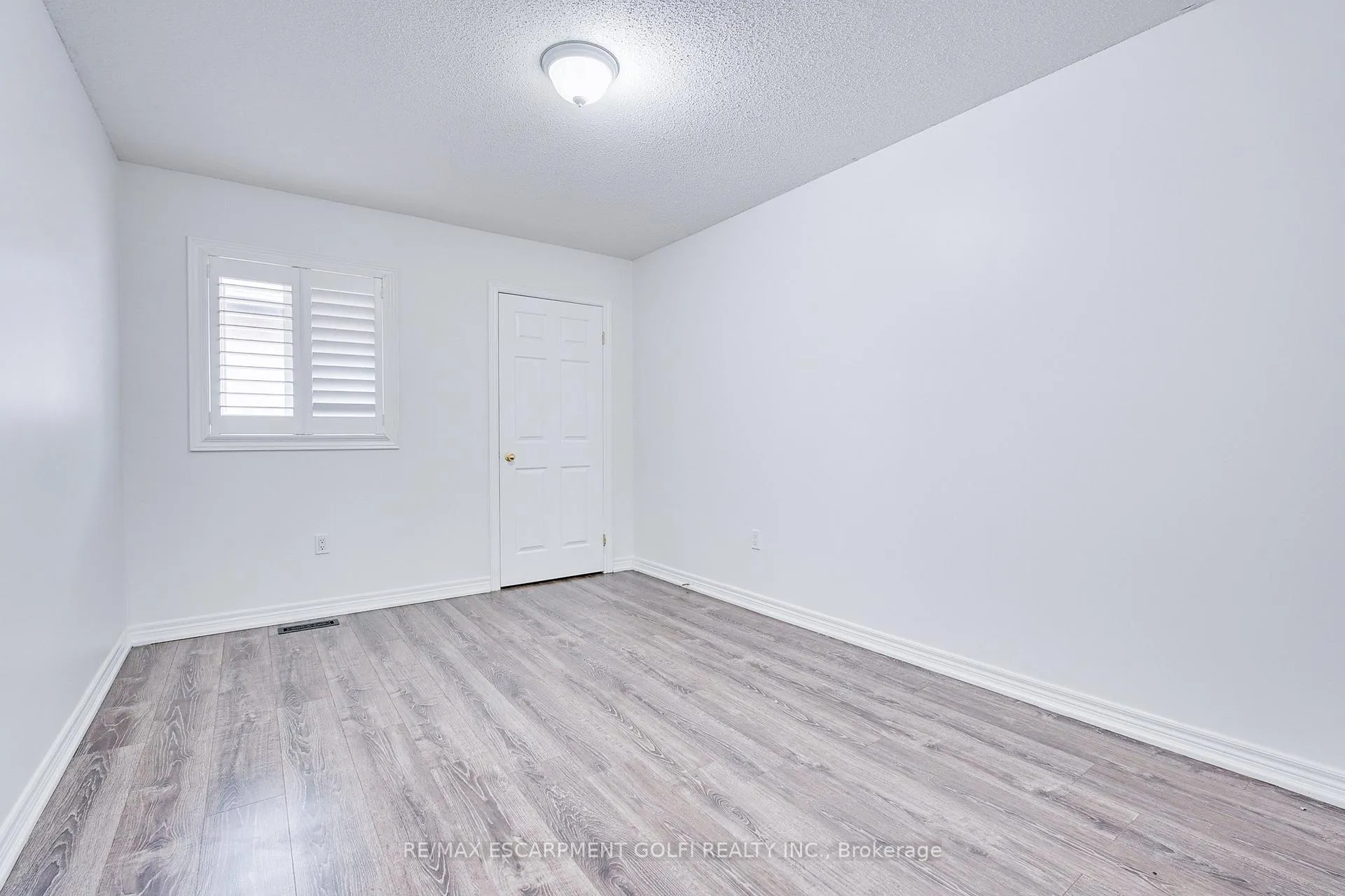 Photo 22 of 111 Galileo Drive, Hamilton, Stoney Creek — HOMEH
