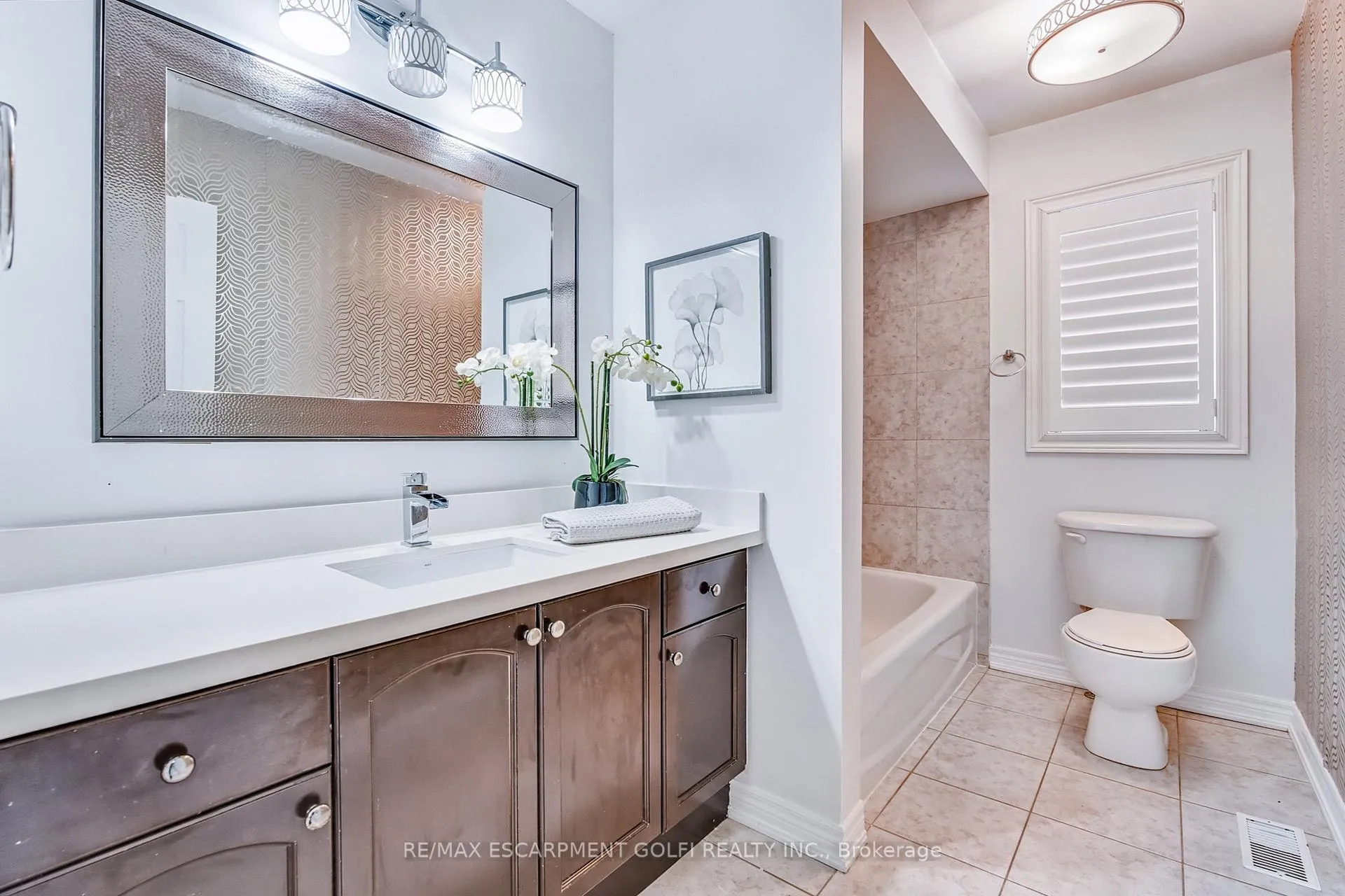 Photo 23 of 111 Galileo Drive, Hamilton, Stoney Creek — HOMEH