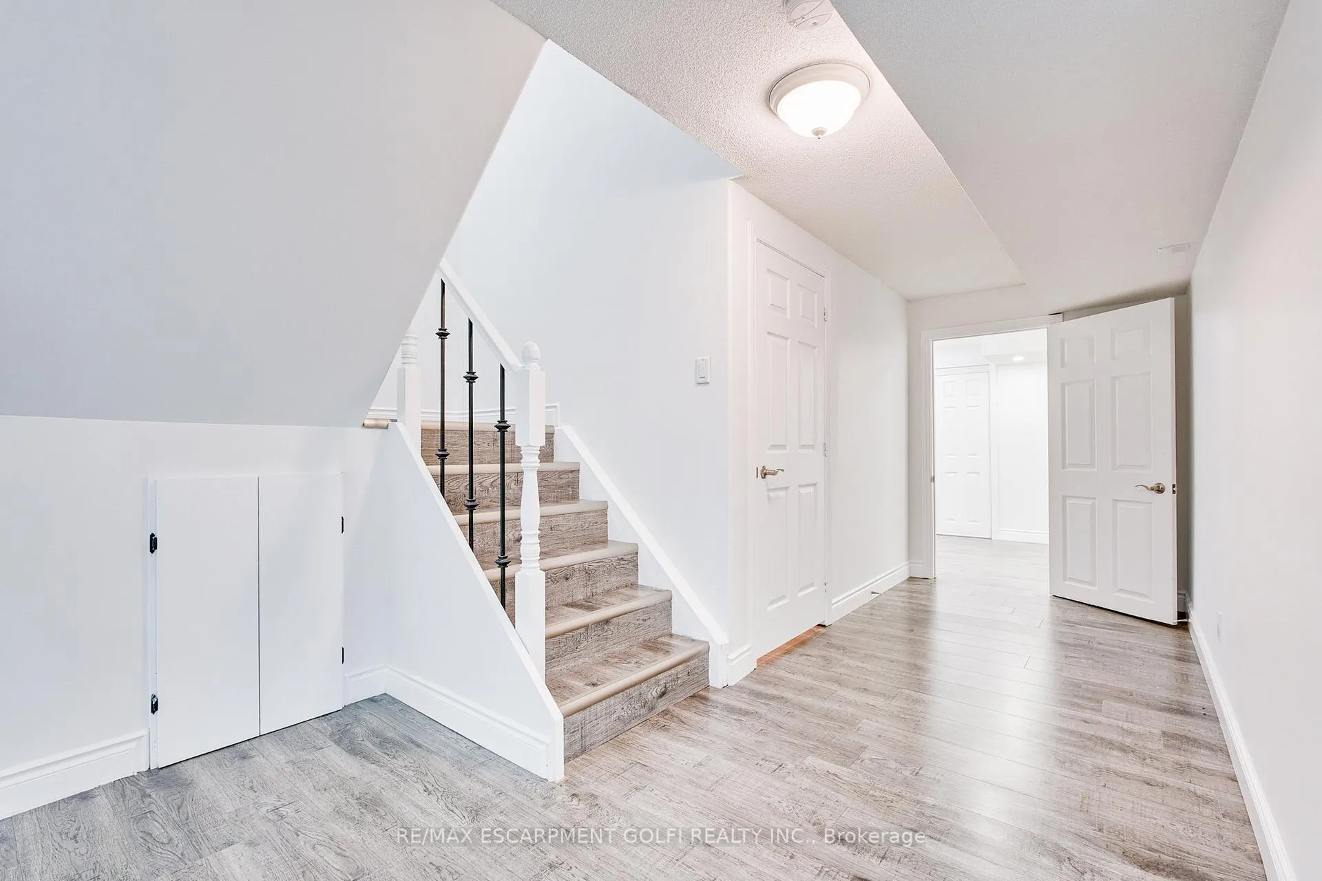 Photo 28 of 111 Galileo Drive, Hamilton, Stoney Creek — HOMEH