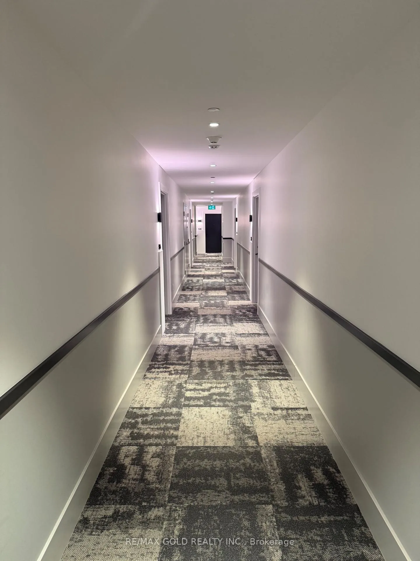 Photo 7 of Unit 506, 600 North Service Road, Hamilton, Lakeshore — HOMEH