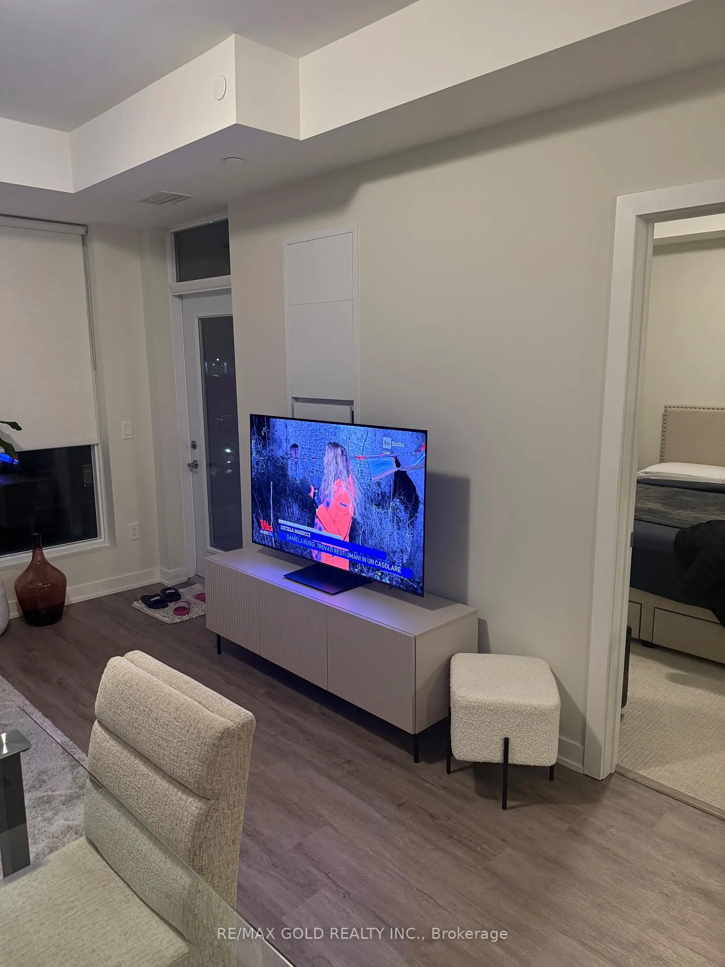 Photo 11 of Unit 506, 600 North Service Road, Hamilton, Lakeshore — HOMEH