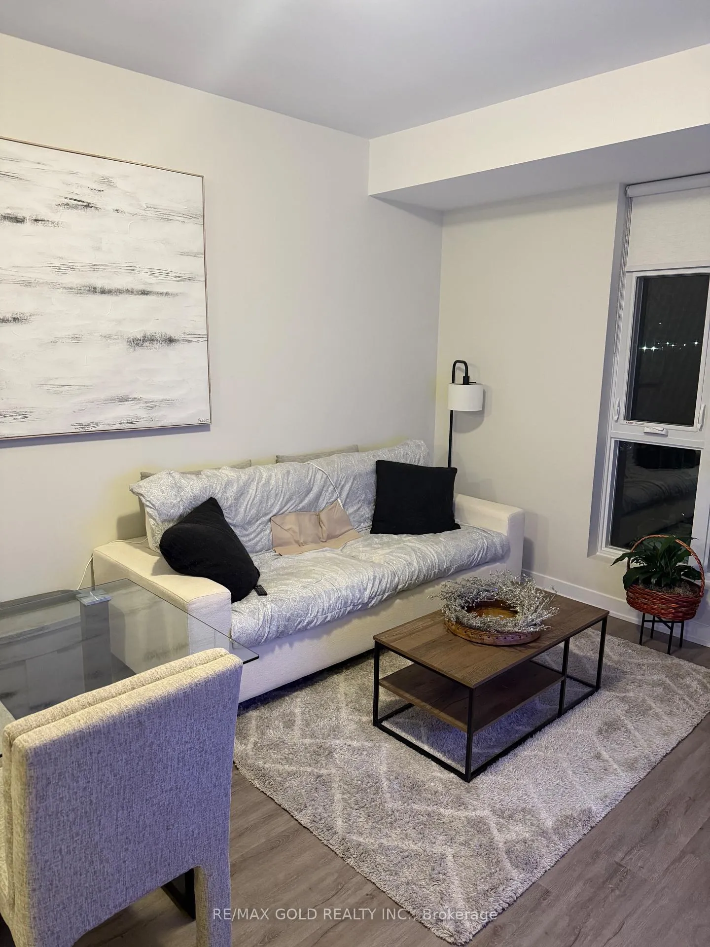 Photo 12 of Unit 506, 600 North Service Road, Hamilton, Lakeshore — HOMEH