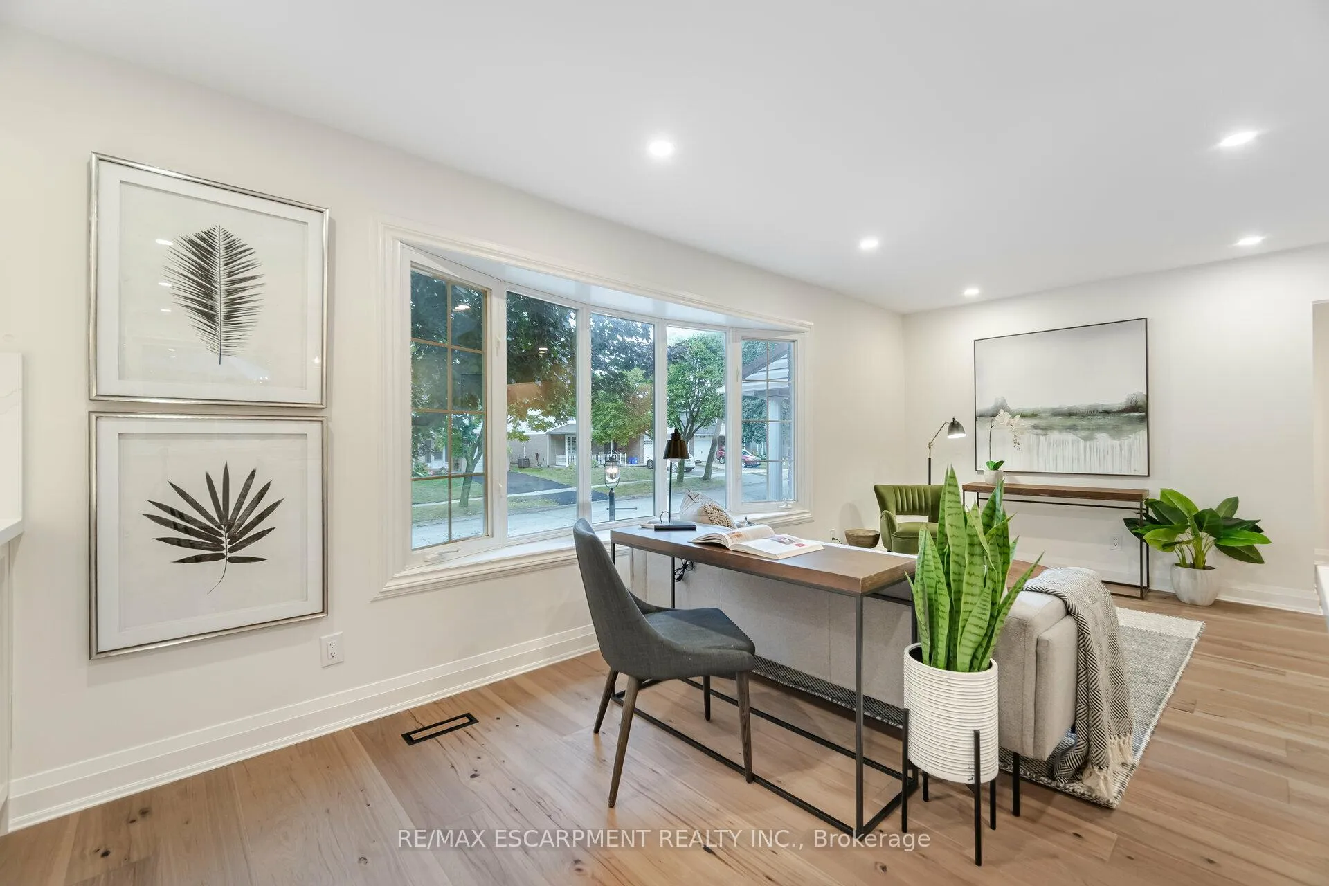 Photo 11 of 3150 Bentworth Drive, Burlington, Palmer — HOMEH