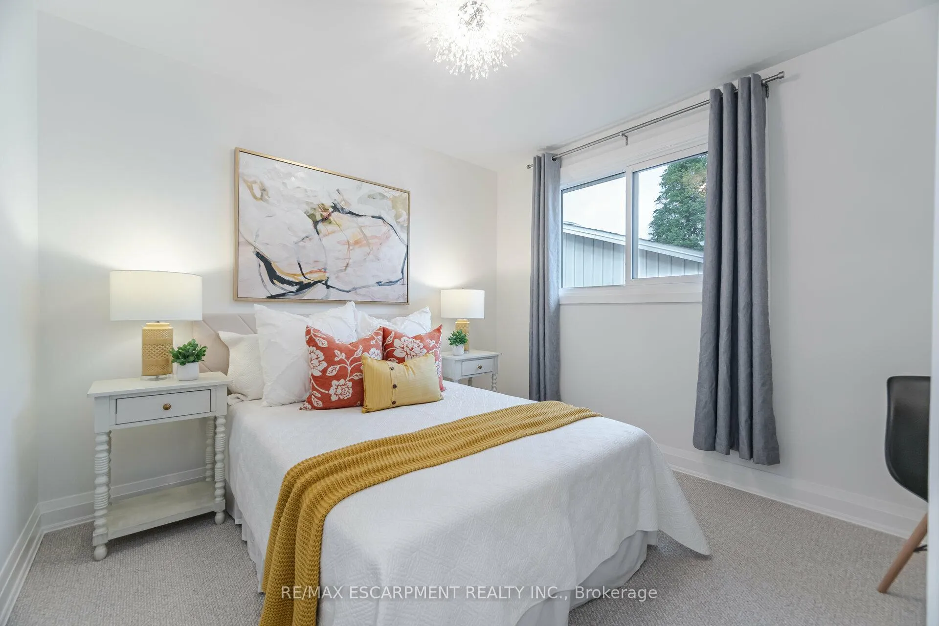 Photo 18 of 3150 Bentworth Drive, Burlington, Palmer — HOMEH