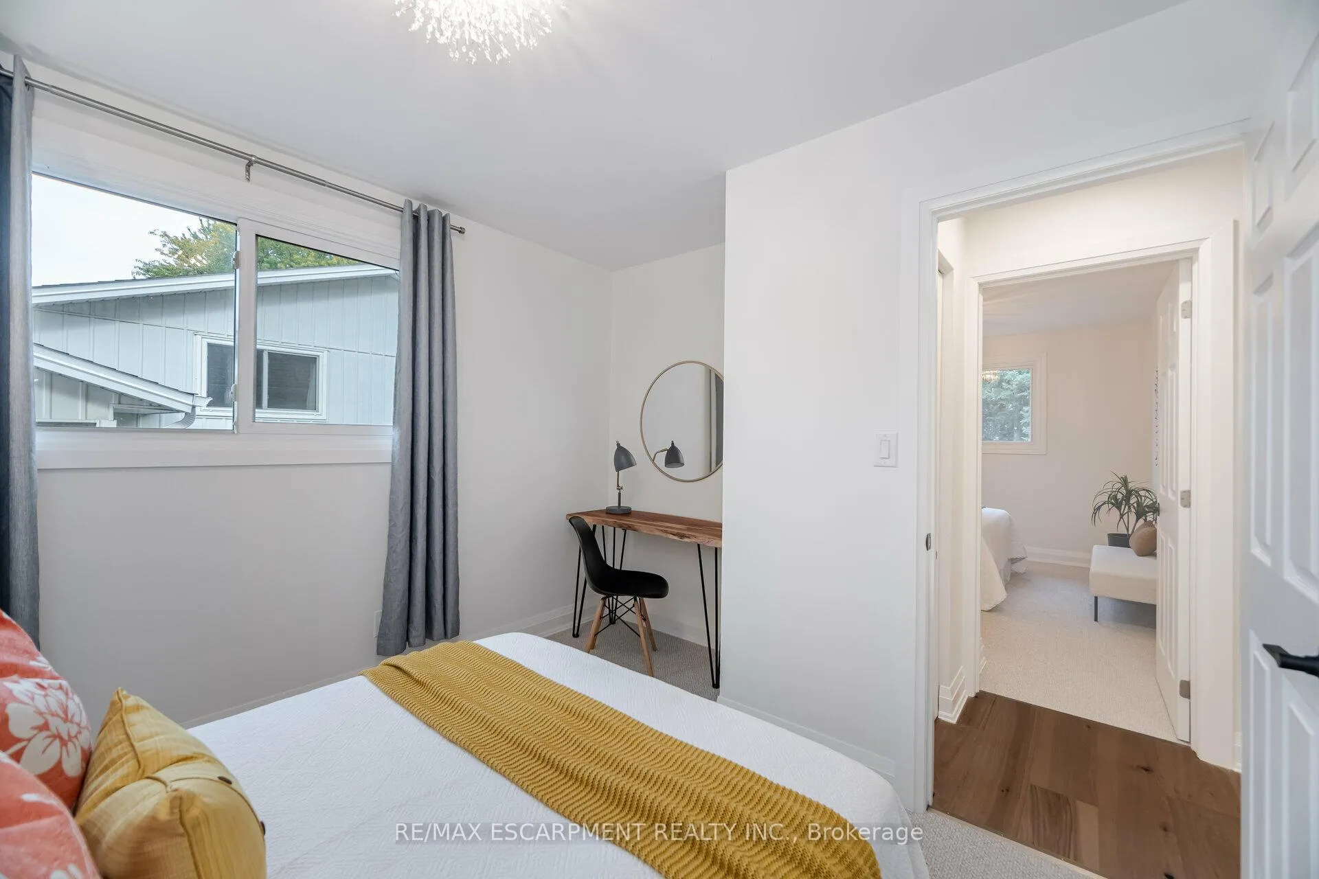 Photo 19 of 3150 Bentworth Drive, Burlington, Palmer — HOMEH