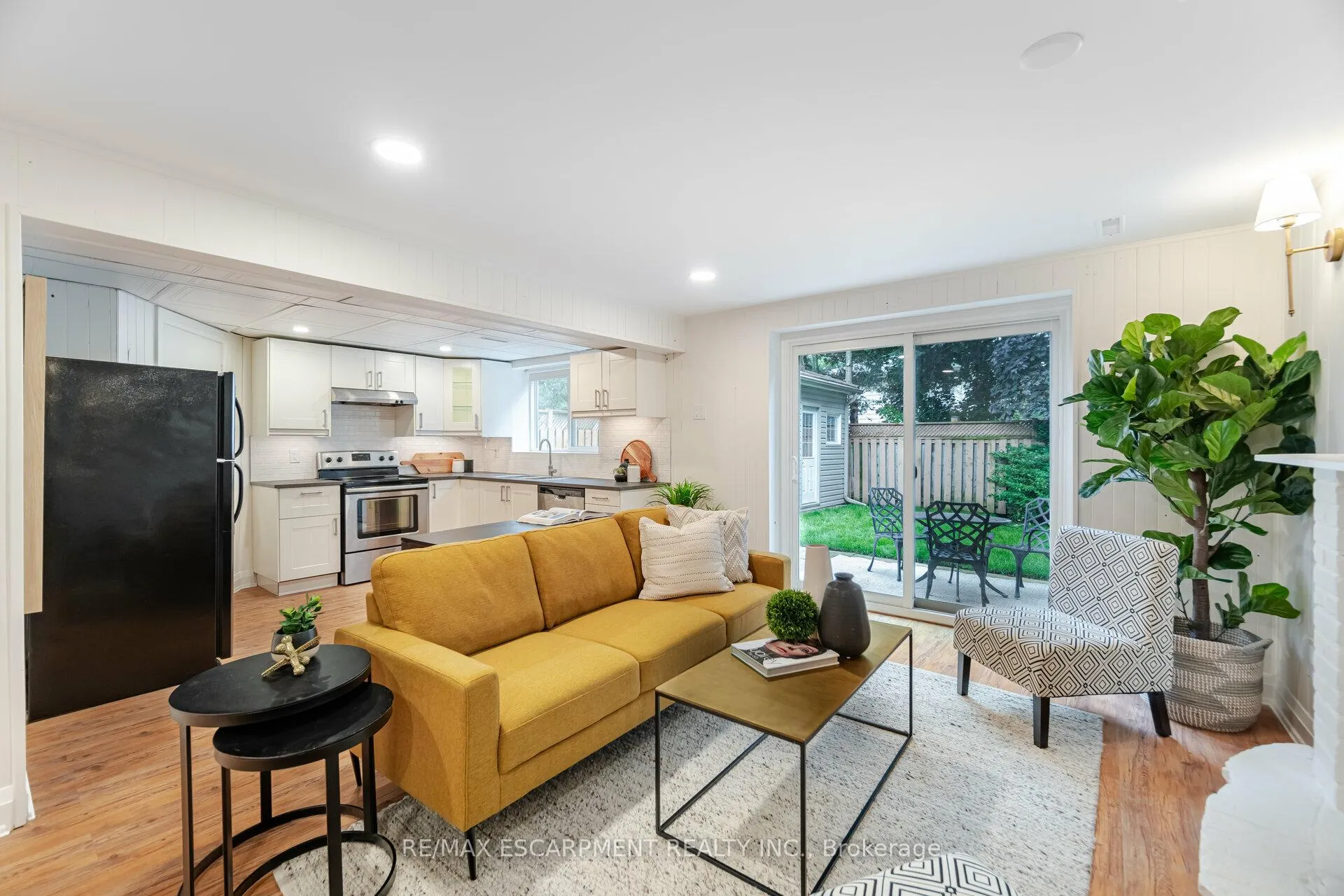 Photo 24 of 3150 Bentworth Drive, Burlington, Palmer — HOMEH