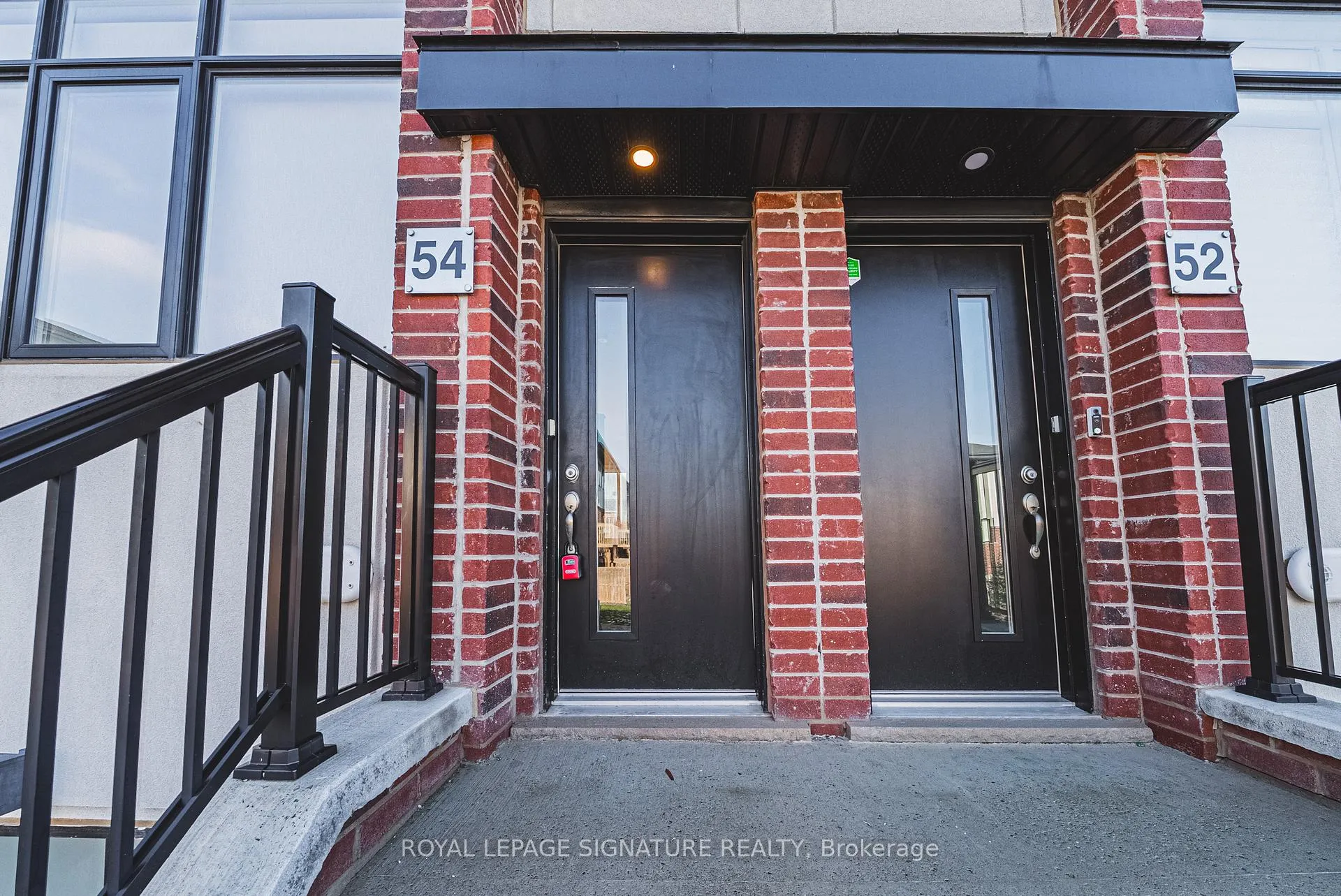 Photo 2 of 54 Mulhollard Lane, Hamilton, Ancaster — HOMEH