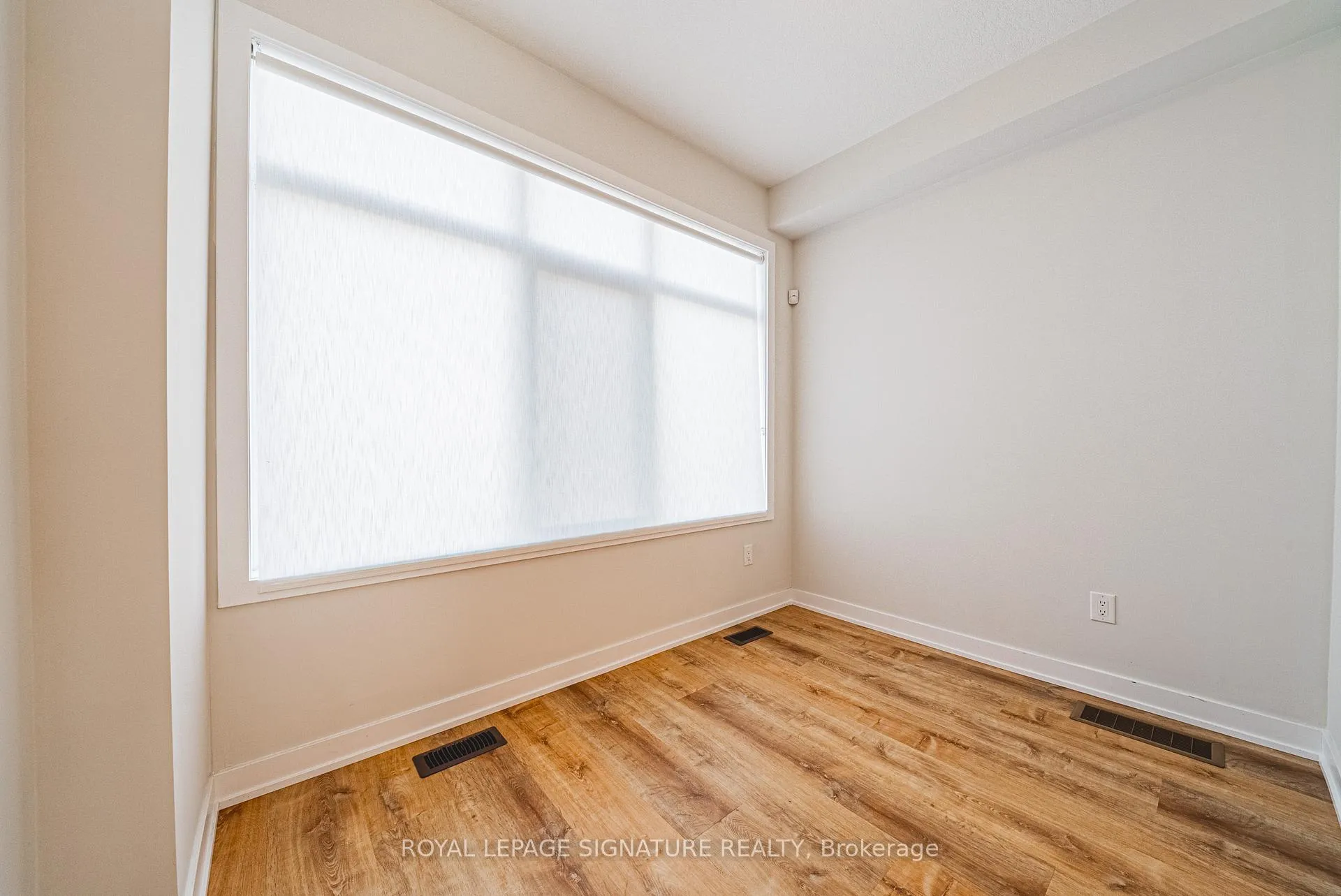 Photo 4 of 54 Mulhollard Lane, Hamilton, Ancaster — HOMEH
