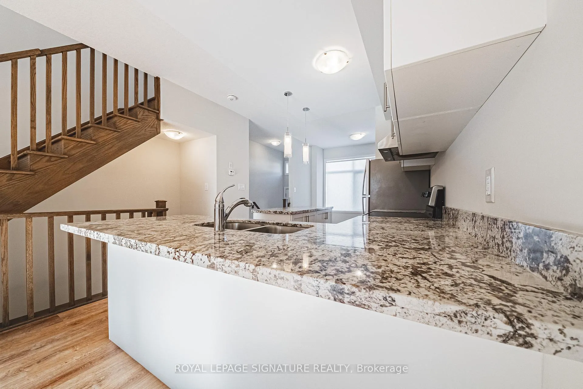Photo 9 of 54 Mulhollard Lane, Hamilton, Ancaster — HOMEH