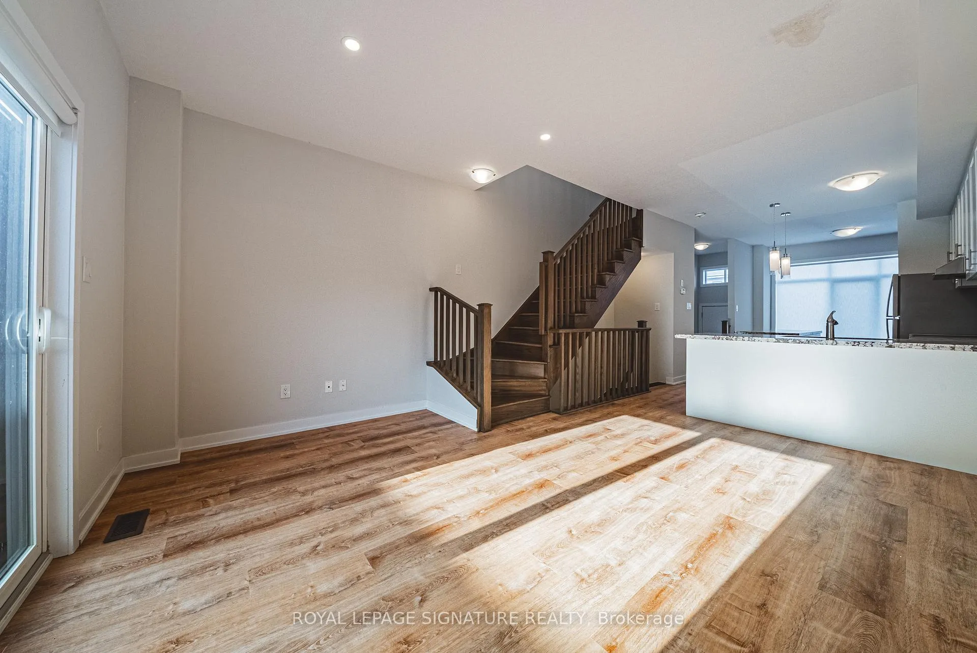 Photo 12 of 54 Mulhollard Lane, Hamilton, Ancaster — HOMEH
