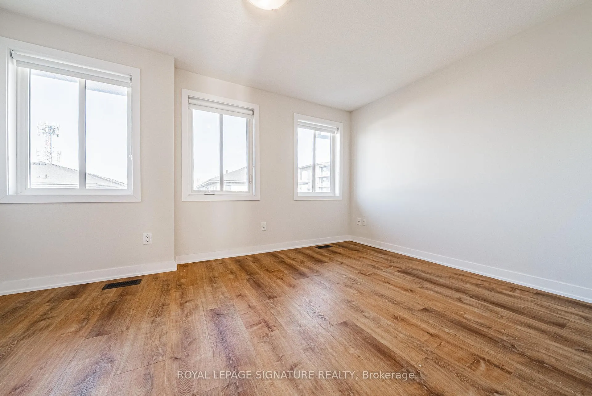 Photo 13 of 54 Mulhollard Lane, Hamilton, Ancaster — HOMEH