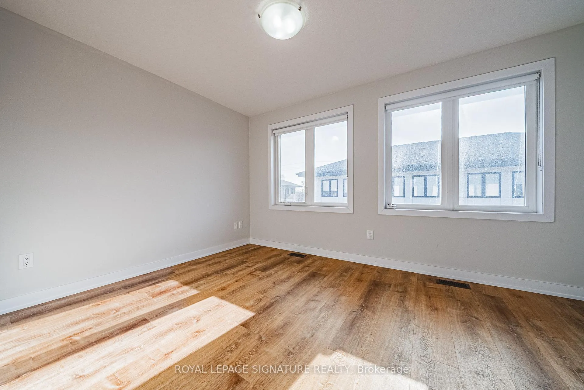 Photo 17 of 54 Mulhollard Lane, Hamilton, Ancaster — HOMEH