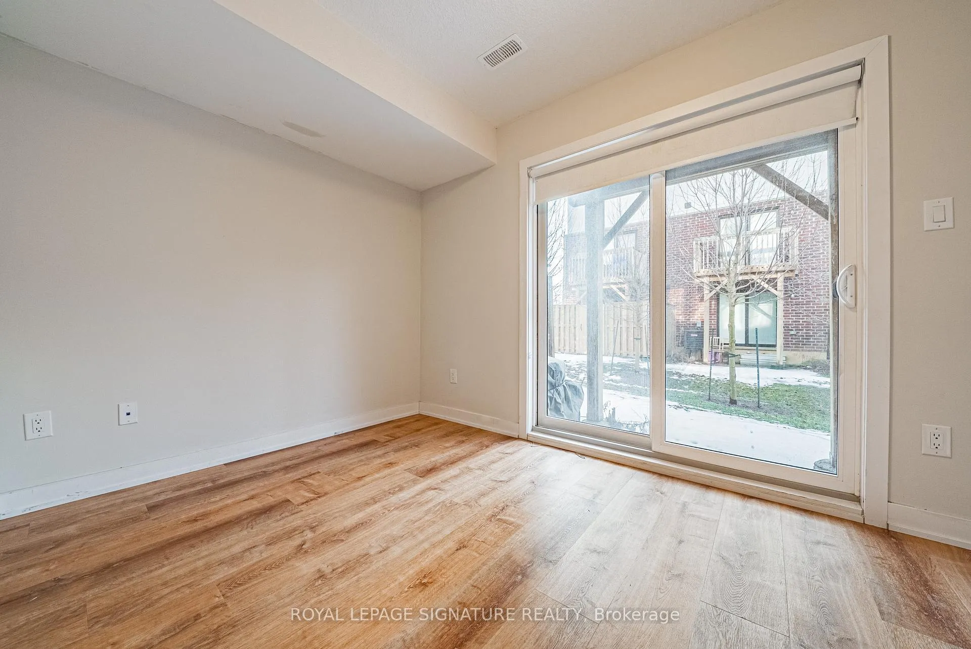 Photo 21 of 54 Mulhollard Lane, Hamilton, Ancaster — HOMEH