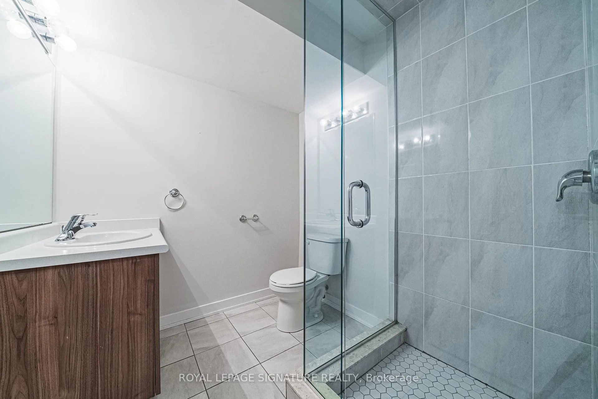 Photo 22 of 54 Mulhollard Lane, Hamilton, Ancaster — HOMEH