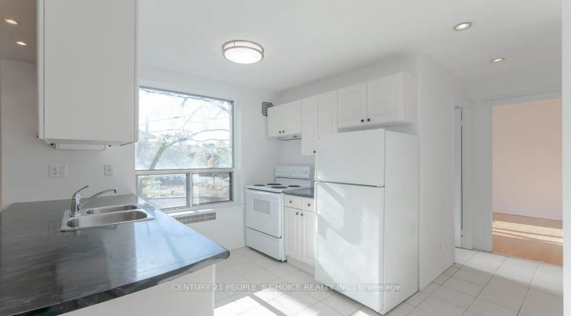 Photo 4 of Unit 6, 869 Avenue Road, Toronto, Yonge-Eglinton — HOMEH