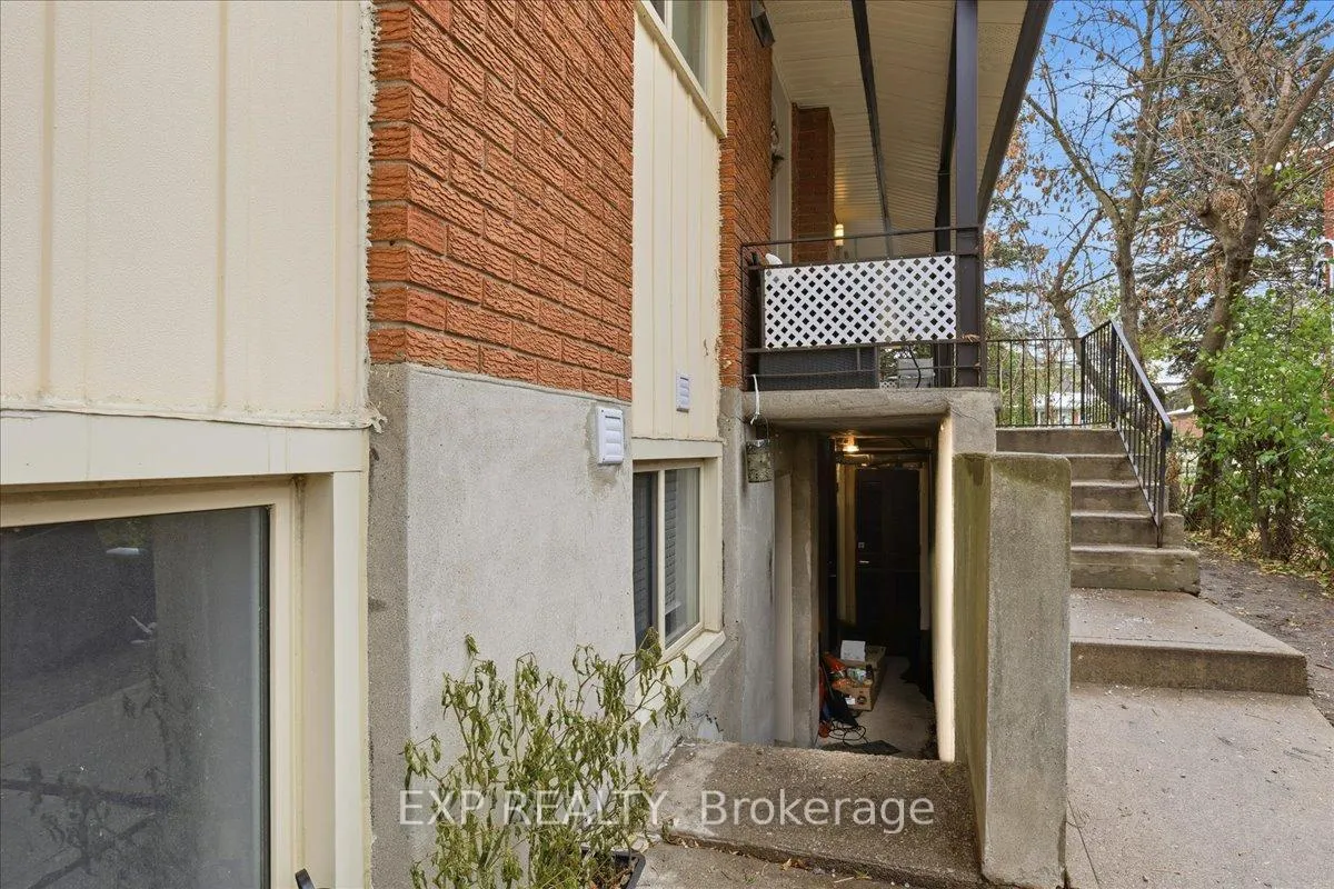 Photo 8 of 72 Barbara Crescent, Kitchener — HOMEH