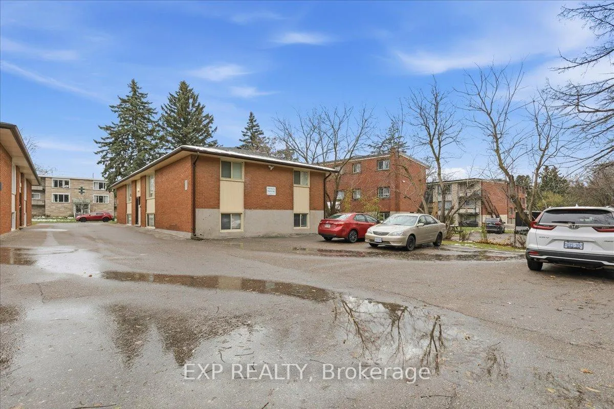 Photo 11 of 72 Barbara Crescent, Kitchener — HOMEH