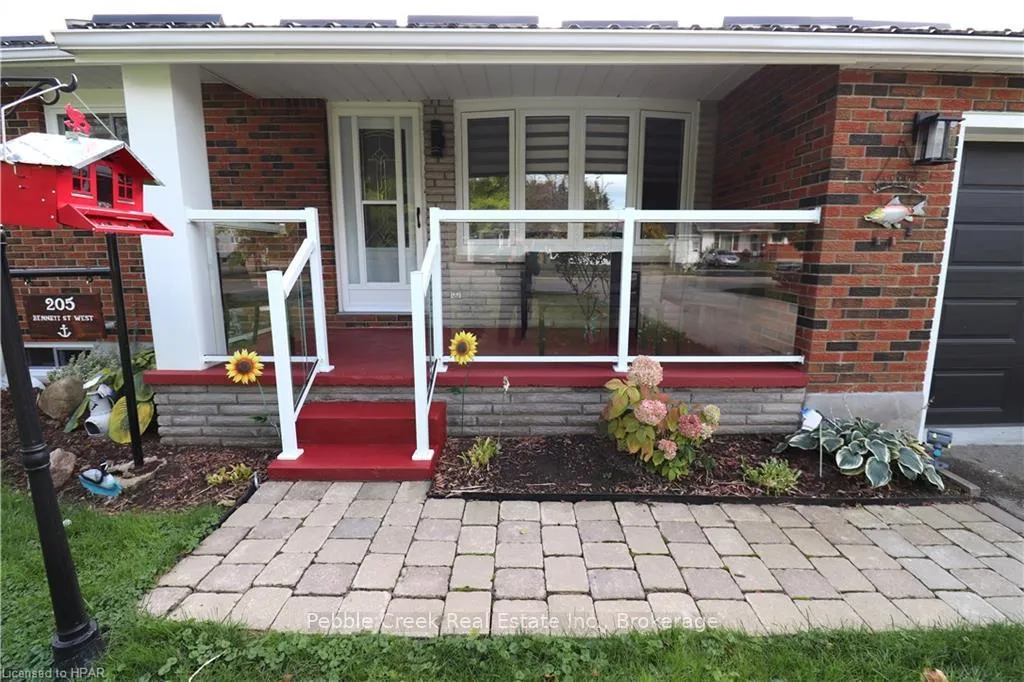 Photo 4 of 205 Bennett Street W, Goderich, Goderich (Town) — HOMEH
