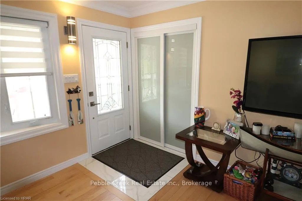Photo 7 of 205 Bennett Street W, Goderich, Goderich (Town) — HOMEH