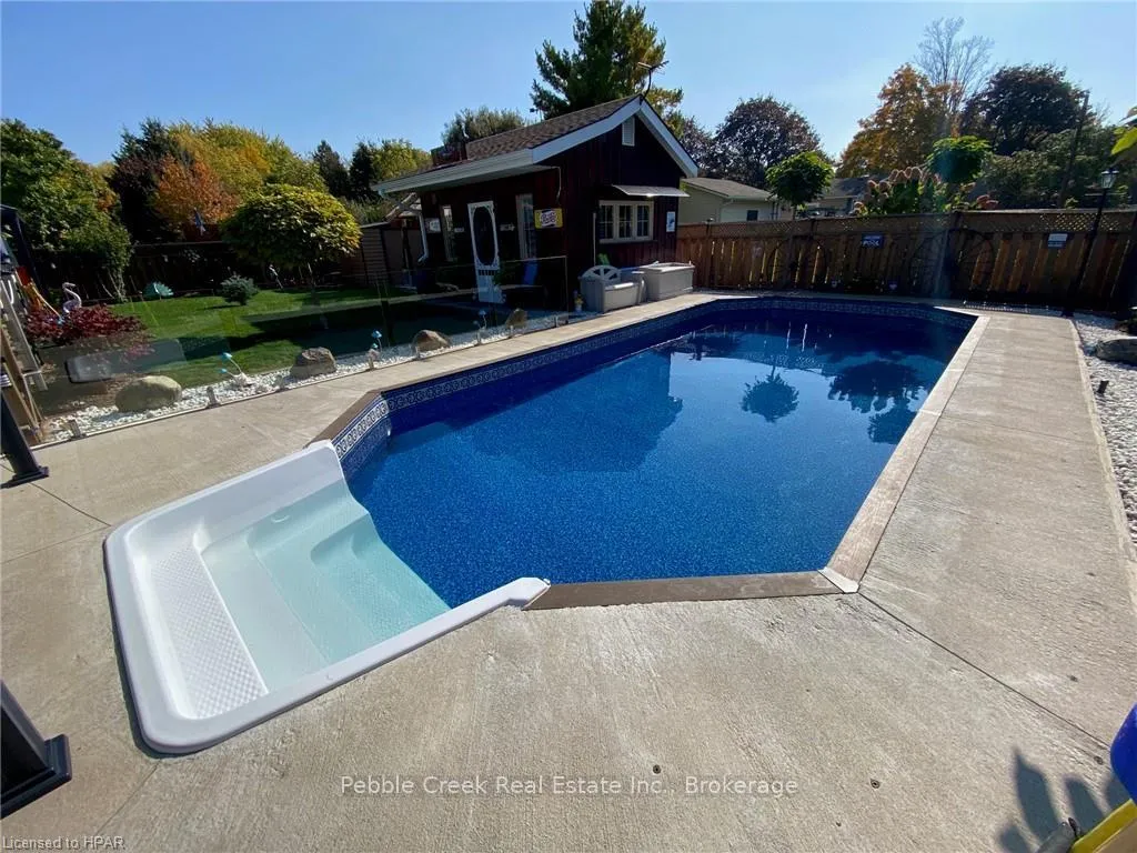 Photo 42 of 205 Bennett Street W, Goderich, Goderich (Town) — HOMEH