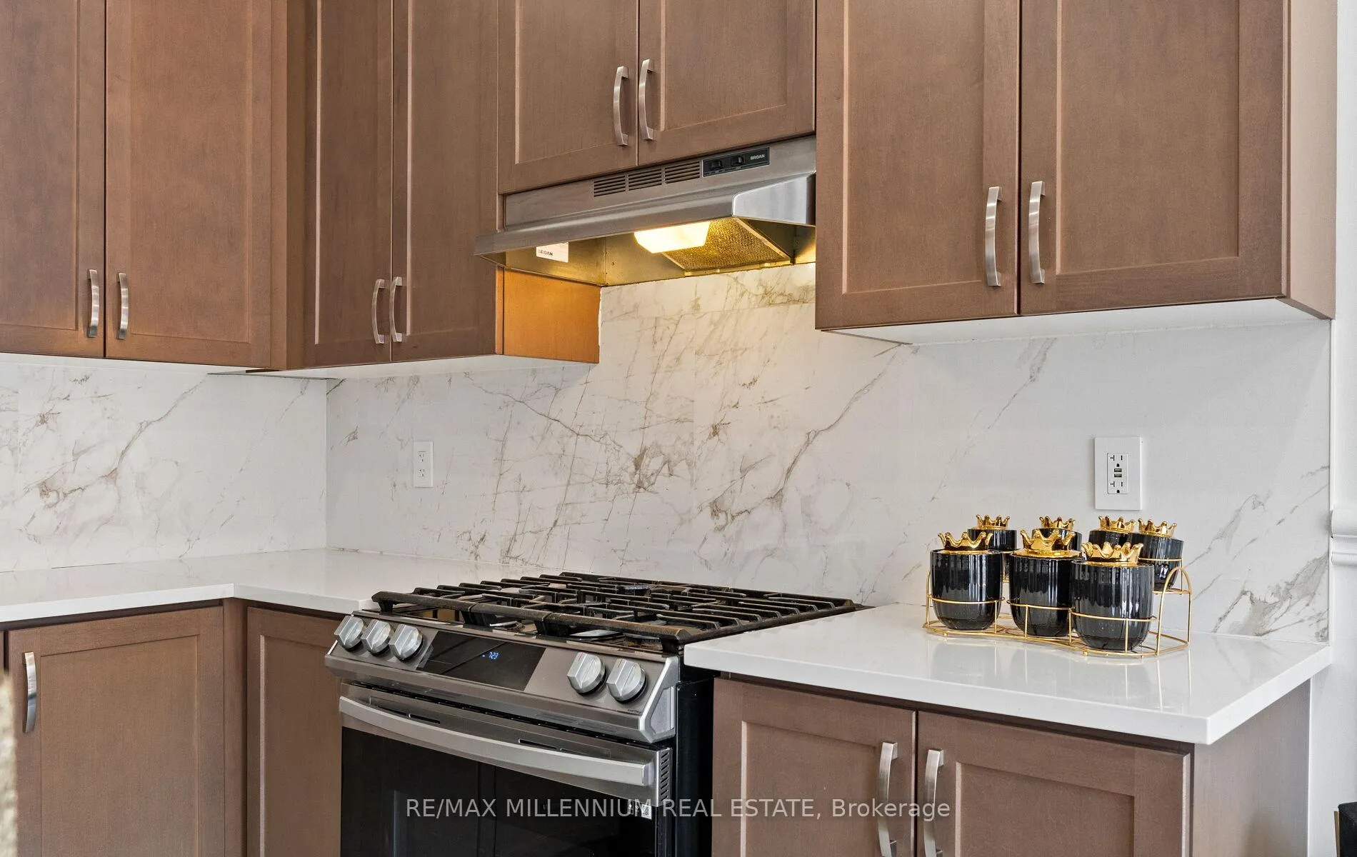 Photo 12 of 83 Casely Avenue, Richmond Hill, Rural Richmond Hill — HOMEH