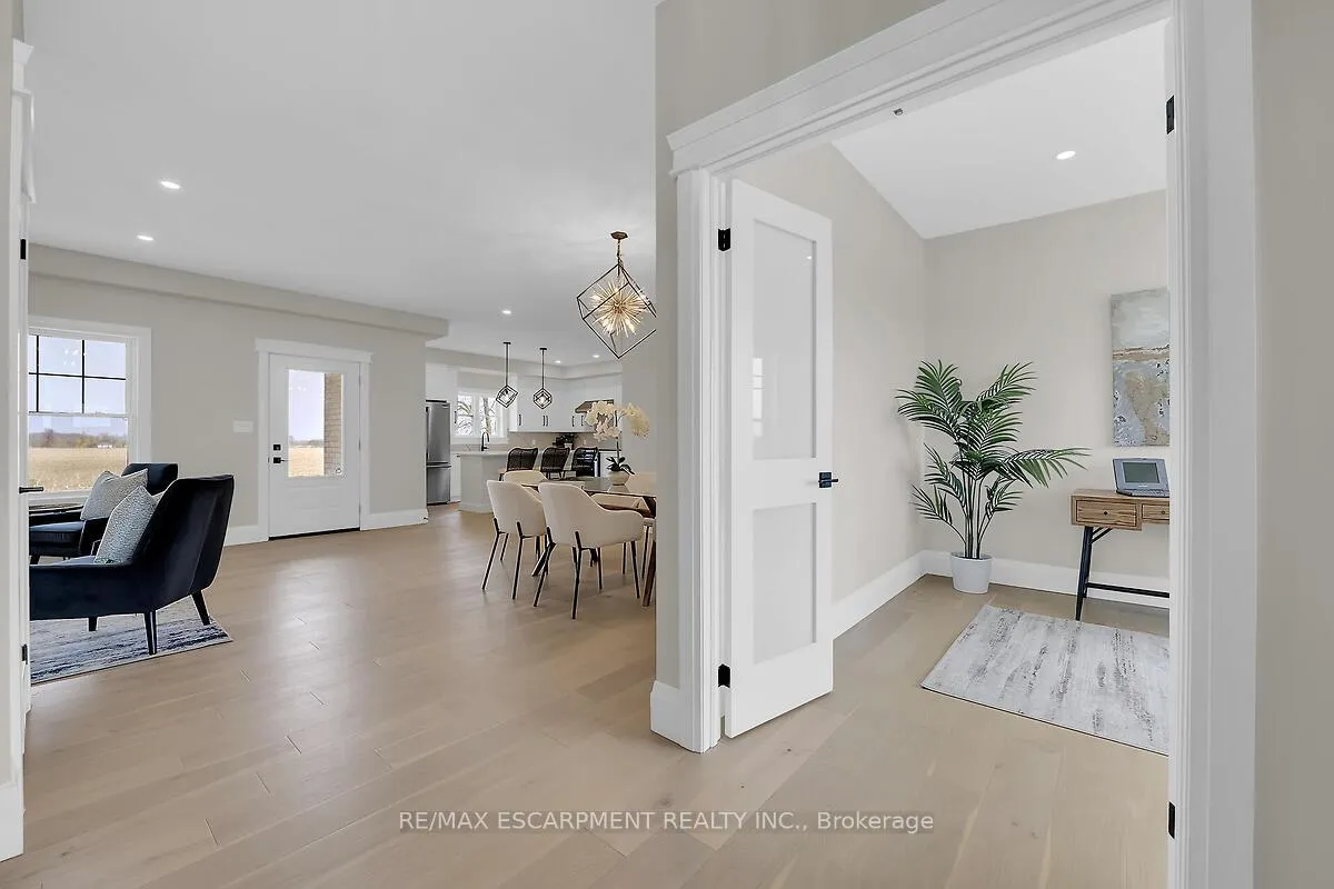 Photo 22 of 8184 Airport Road E, Hamilton, Mount Hope — HOMEH