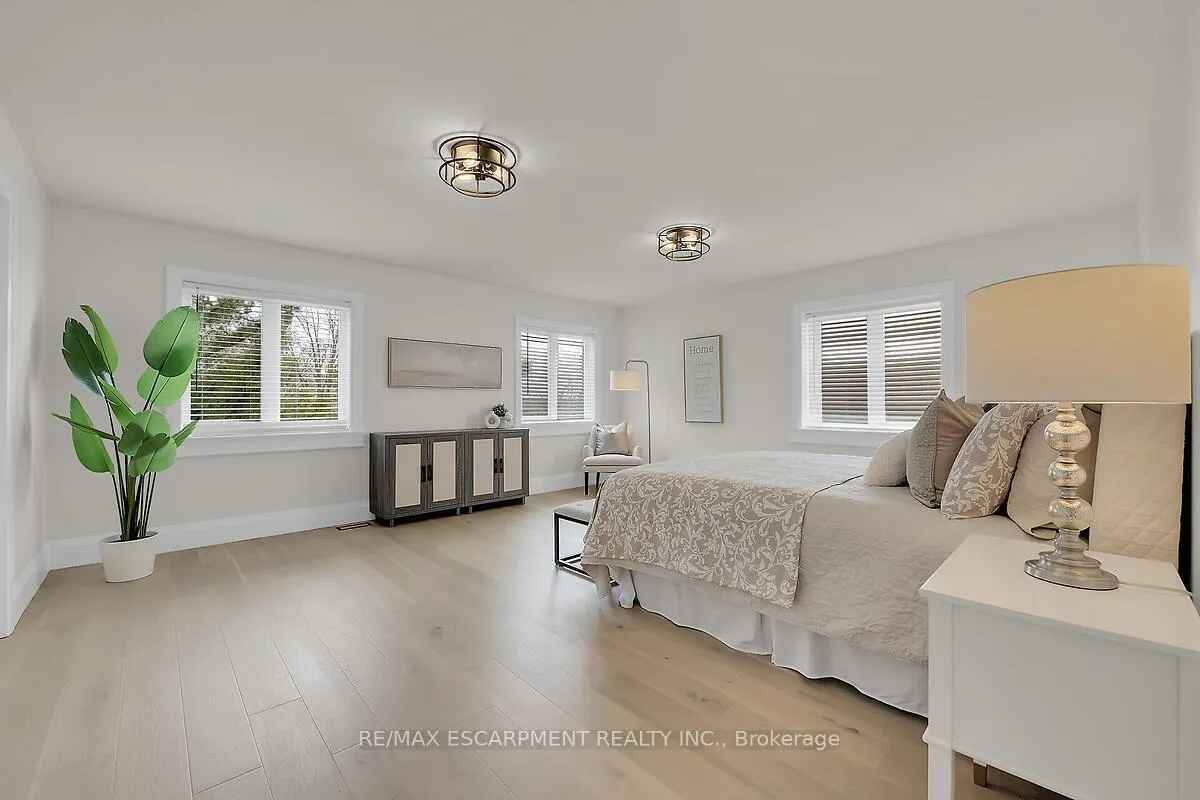 Photo 26 of 8184 Airport Road E, Hamilton, Mount Hope — HOMEH