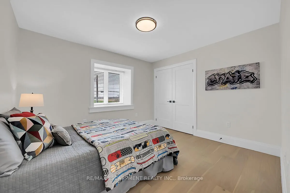 Photo 33 of 8184 Airport Road E, Hamilton, Mount Hope — HOMEH