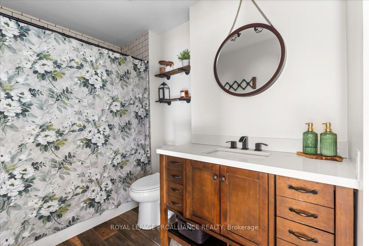 Photo 9 of 402 Beatty Road, Belleville, Thurlow Ward — HOMEH