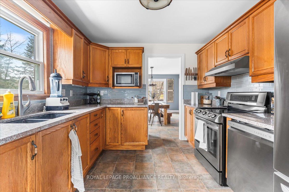 Photo 19 of 402 Beatty Road, Belleville, Thurlow Ward — HOMEH