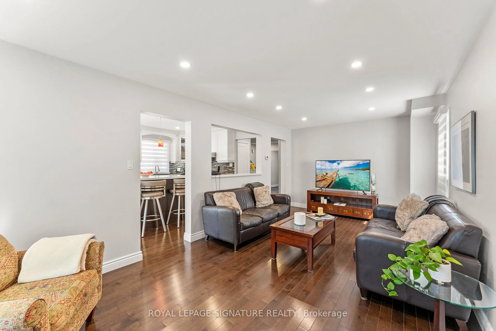 Photo 19 of 46 Marchwood Crescent, Richmond Hill, Harding — HOMEH