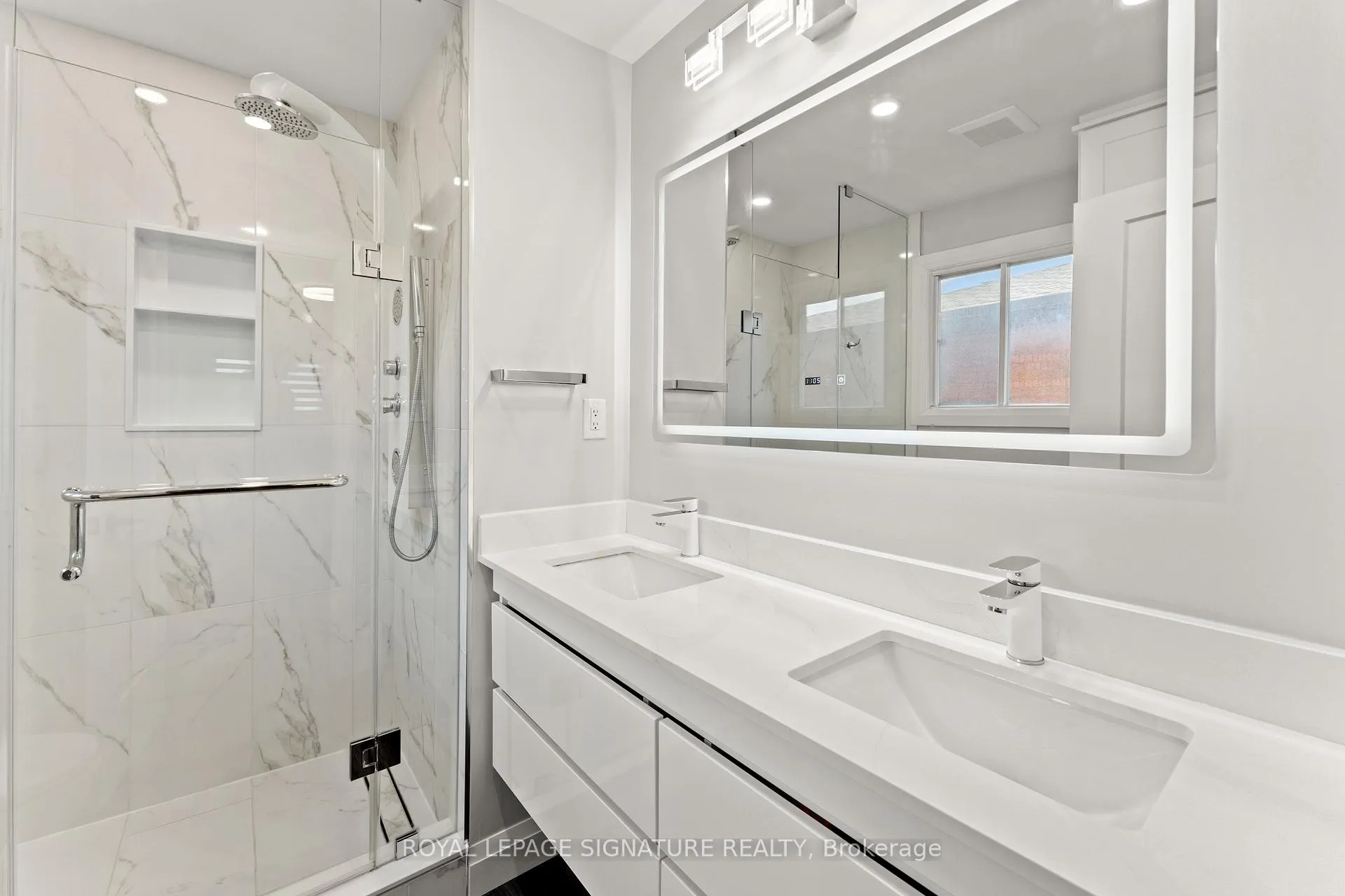 Photo 28 of 46 Marchwood Crescent, Richmond Hill, Harding — HOMEH
