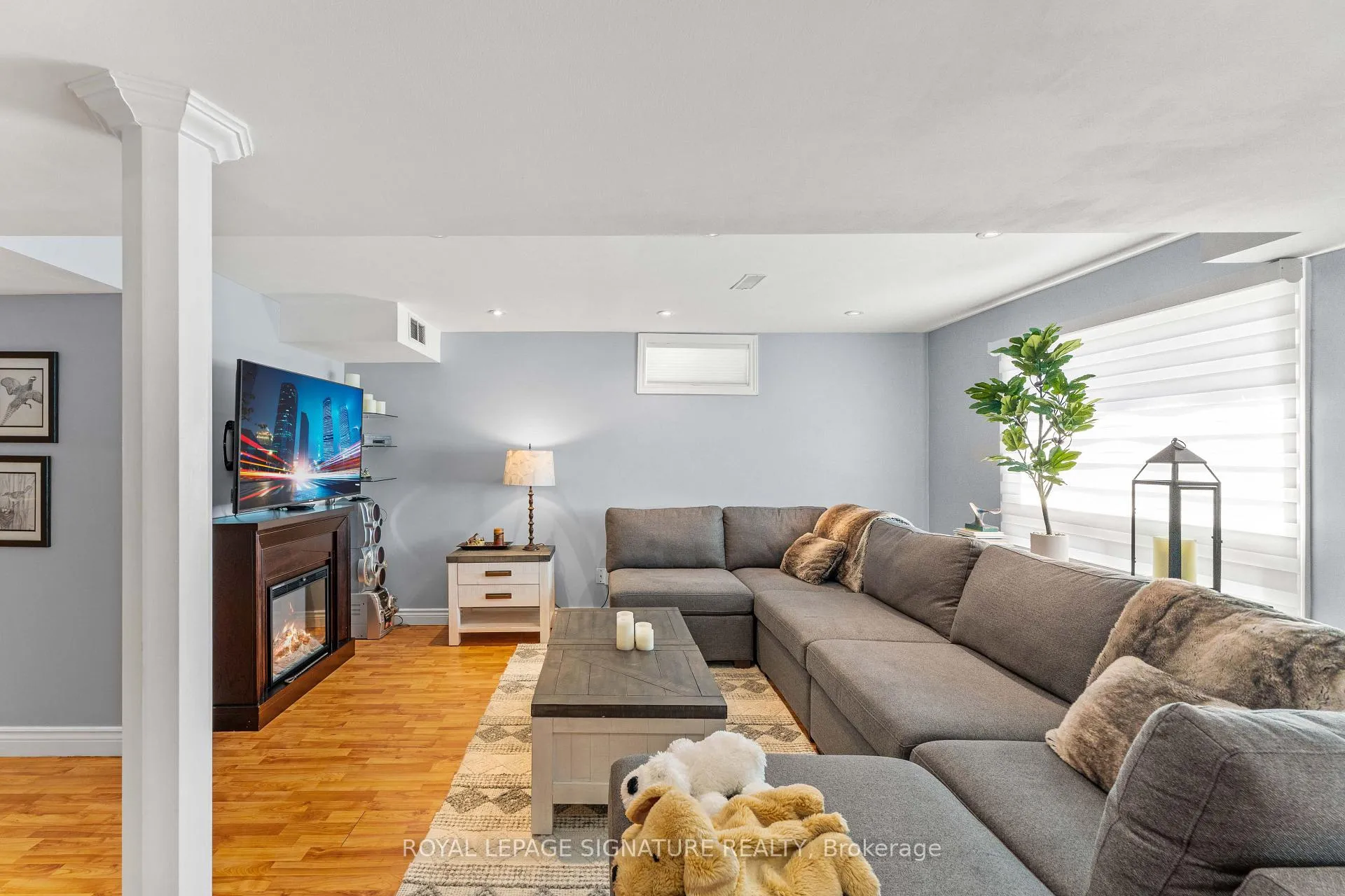 Photo 38 of 46 Marchwood Crescent, Richmond Hill, Harding — HOMEH