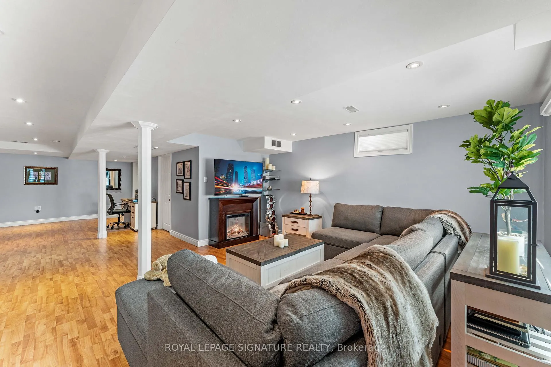 Photo 39 of 46 Marchwood Crescent, Richmond Hill, Harding — HOMEH