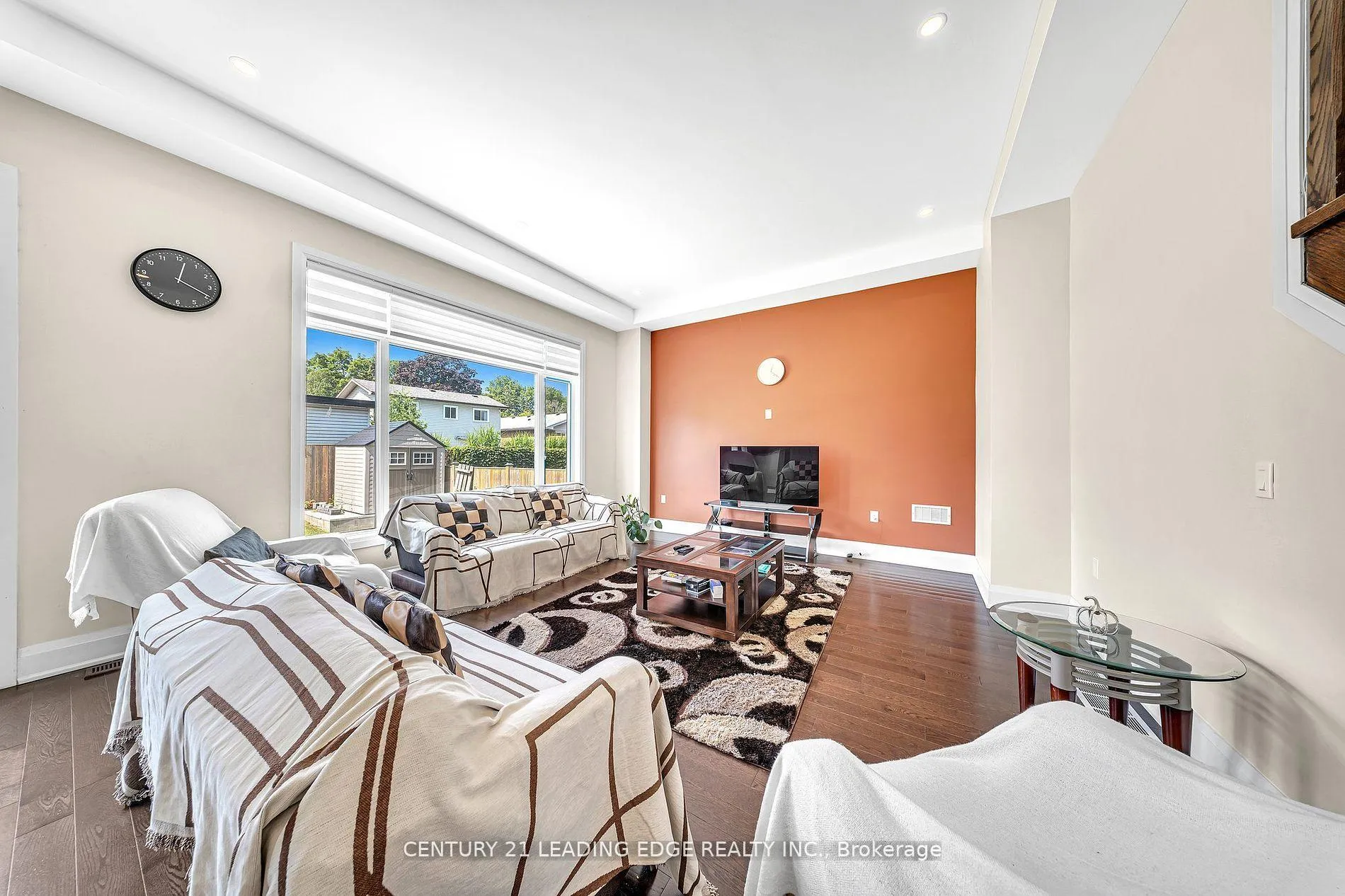 Photo 8 of 736 Hillview Crescent, Pickering, West Shore — HOMEH