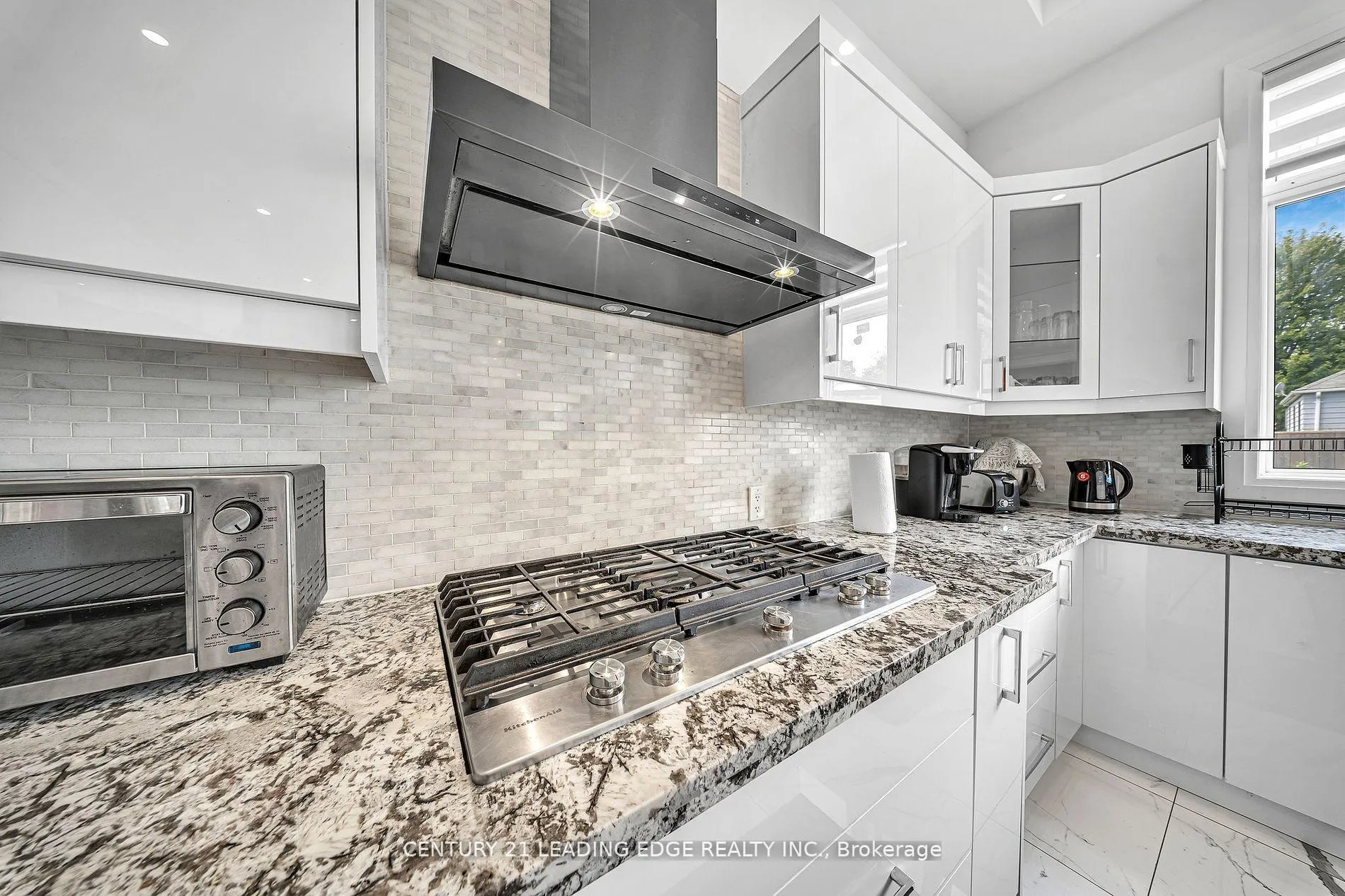 Photo 12 of 736 Hillview Crescent, Pickering, West Shore — HOMEH