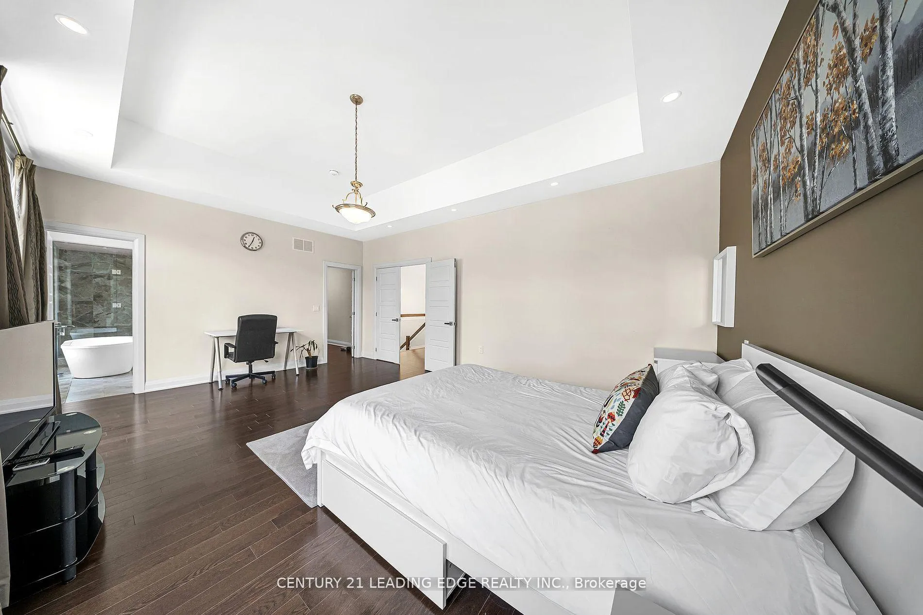 Photo 18 of 736 Hillview Crescent, Pickering, West Shore — HOMEH