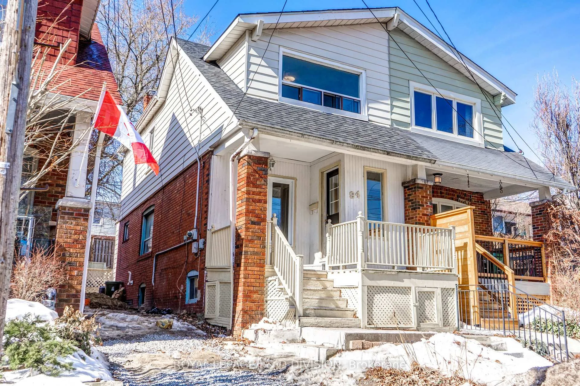 Photo 4 of 94 Brookside Drive, Toronto, East End-Danforth — HOMEH