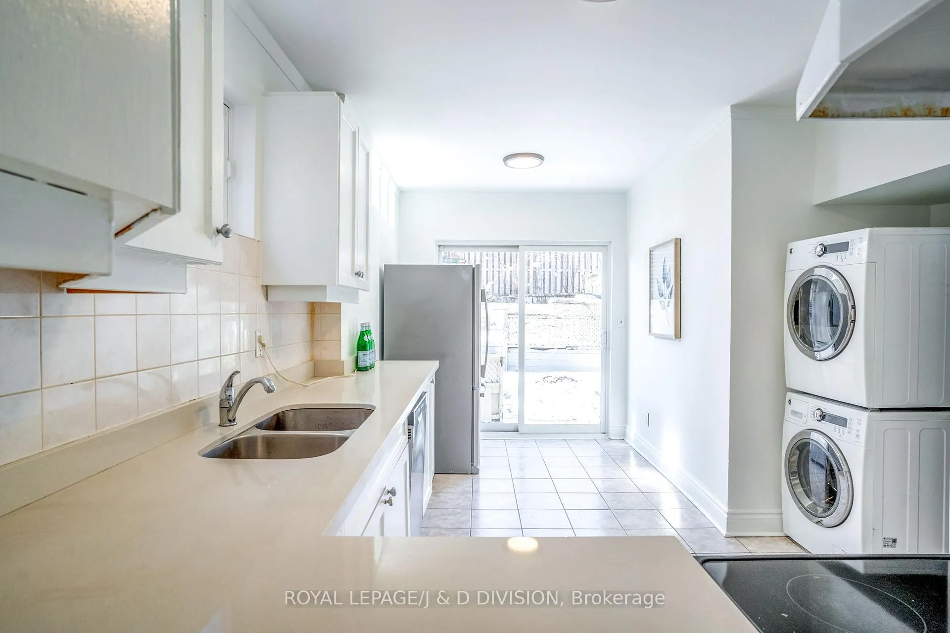 Photo 12 of 94 Brookside Drive, Toronto, East End-Danforth — HOMEH