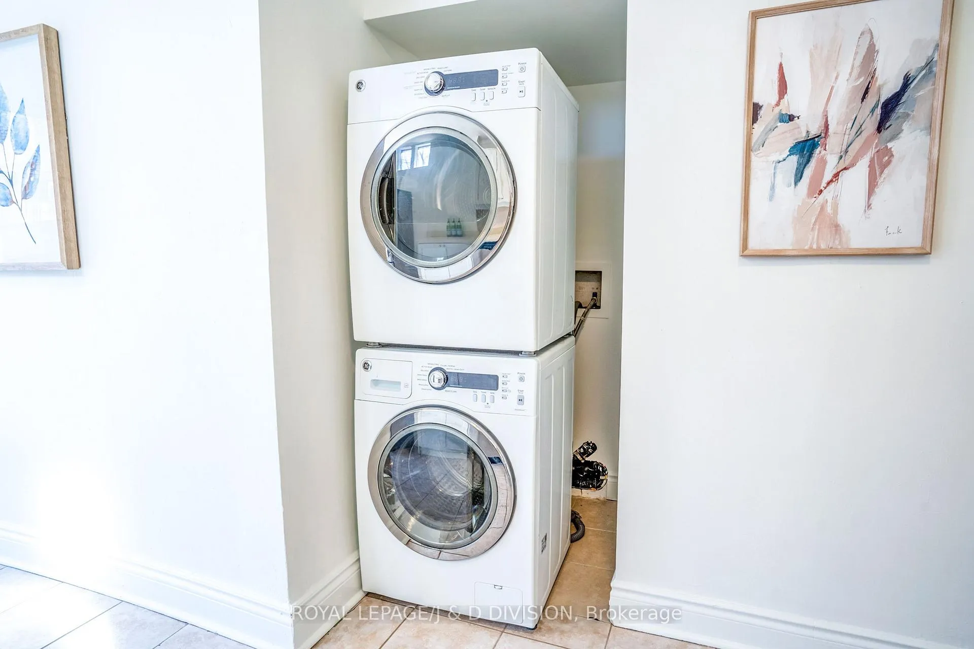 Photo 18 of 94 Brookside Drive, Toronto, East End-Danforth — HOMEH