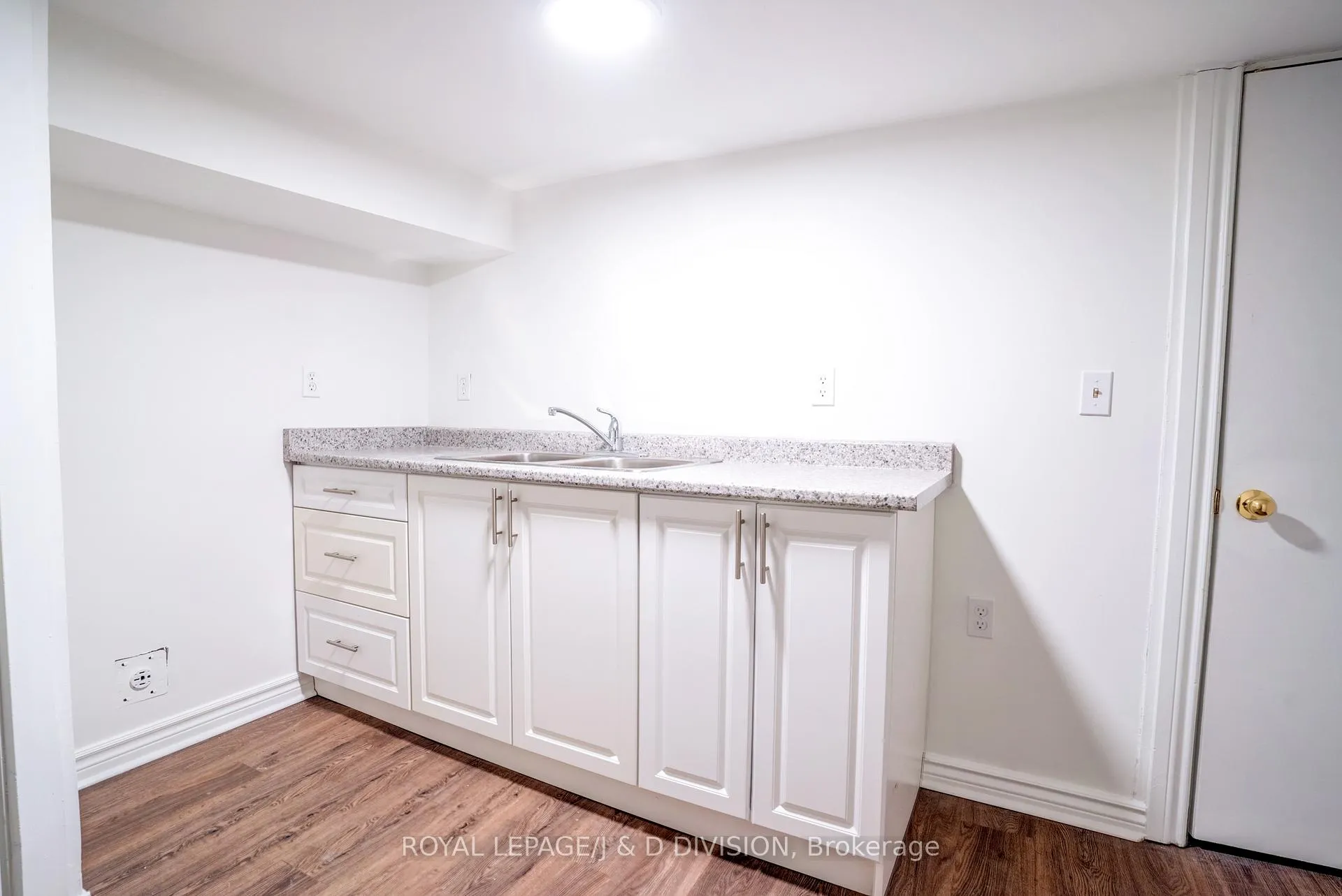 Photo 32 of 94 Brookside Drive, Toronto, East End-Danforth — HOMEH