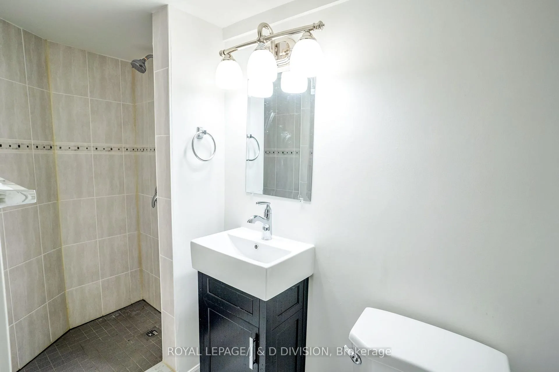 Photo 36 of 94 Brookside Drive, Toronto, East End-Danforth — HOMEH