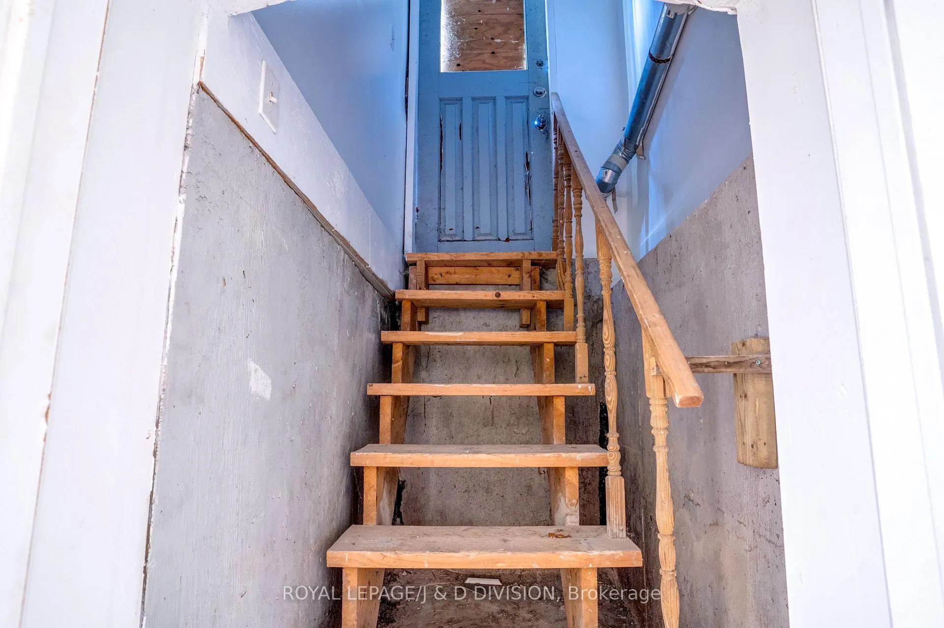 Photo 37 of 94 Brookside Drive, Toronto, East End-Danforth — HOMEH