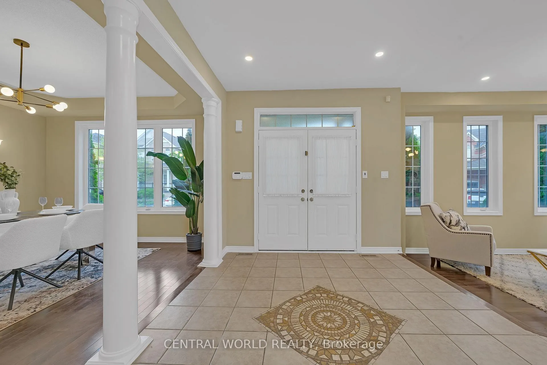 Photo 4 of 49 Stonechurch Crescent, Markham, Box Grove — HOMEH