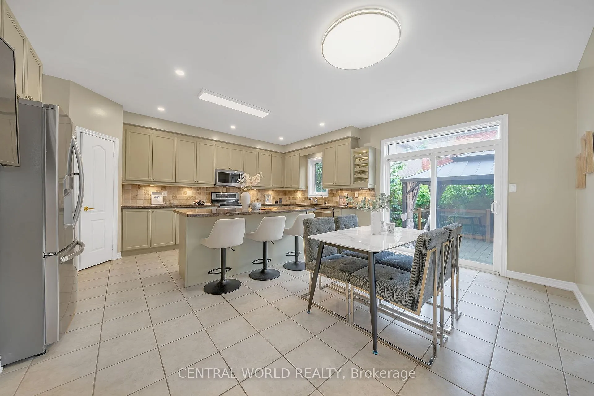 Photo 18 of 49 Stonechurch Crescent, Markham, Box Grove — HOMEH