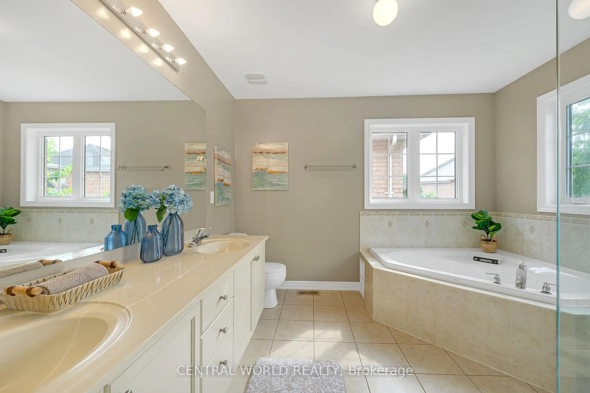 Photo 39 of 49 Stonechurch Crescent, Markham, Box Grove — HOMEH